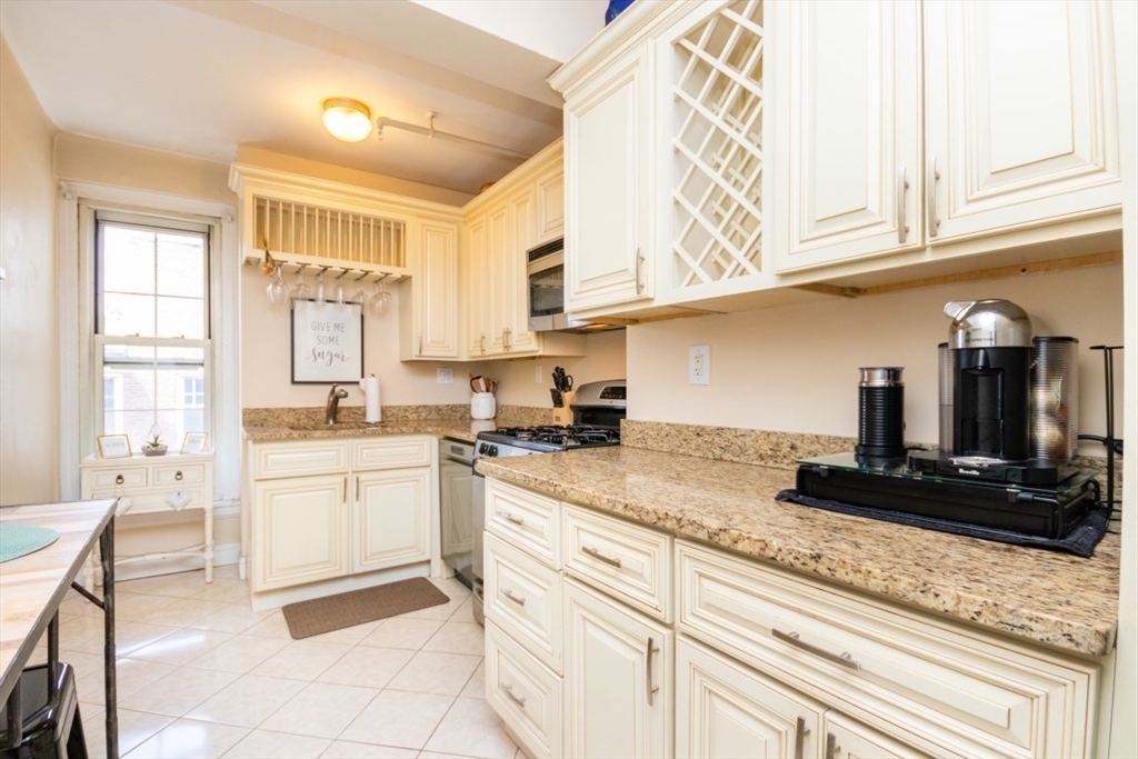 1 bed, 1 bath apartment for rent at 1450 Beacon St Unit 603, Brookline — photo 2 of 23