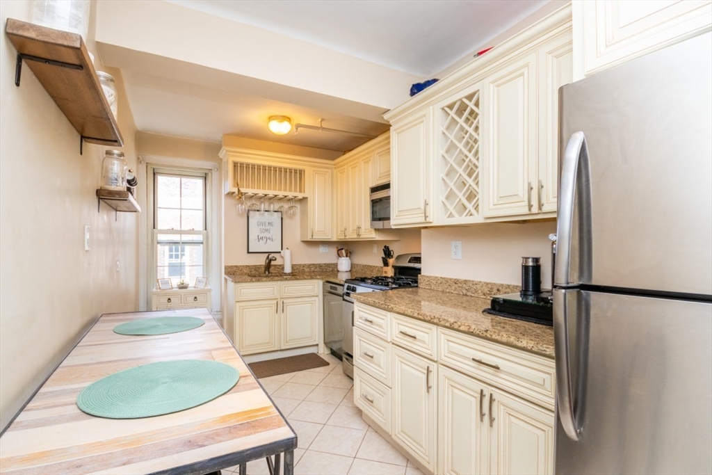 1 bed, 1 bath apartment for rent at 1450 Beacon St Unit 603, Brookline — photo 5 of 23