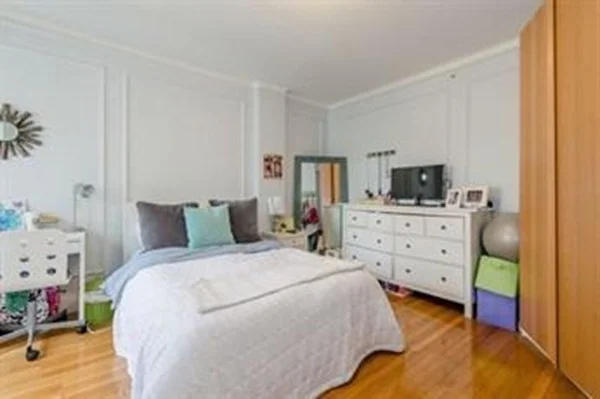 2 bed, 1 bath apartment for rent at 1450 Beacon St Unit 701, Coolidge Corner — photo 2 of 15