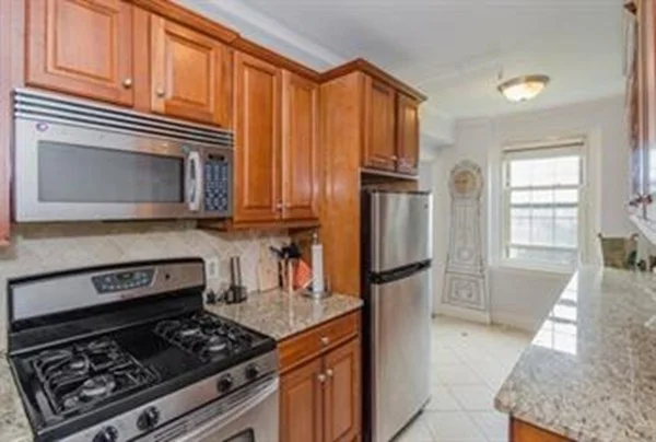 2 bed, 1 bath apartment for rent at 1450 Beacon St Unit 701, Coolidge Corner — photo 8 of 15