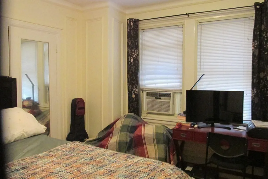 2 bed, 1 bath apartment for rent at 1450 Beacon Unit 401, Coolidge Corner — photo 9 of 20