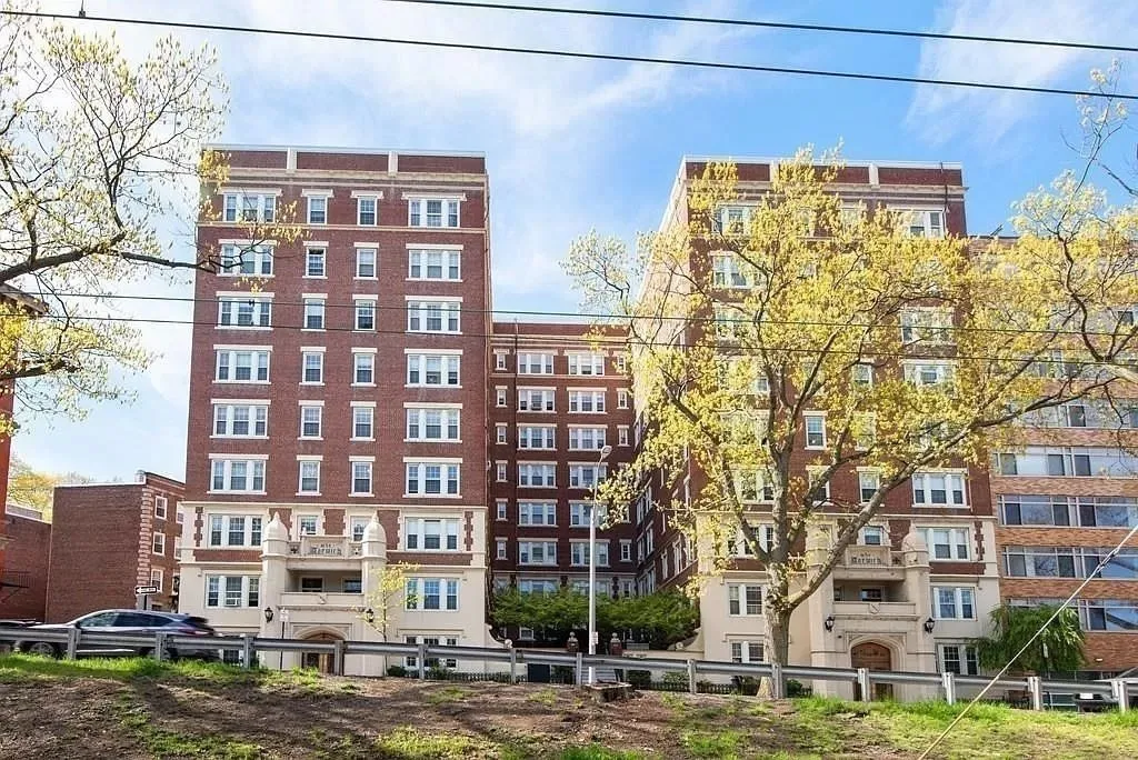 2 bed, 1 bath apartment for rent at 1450 Beacon Unit 401, Coolidge Corner