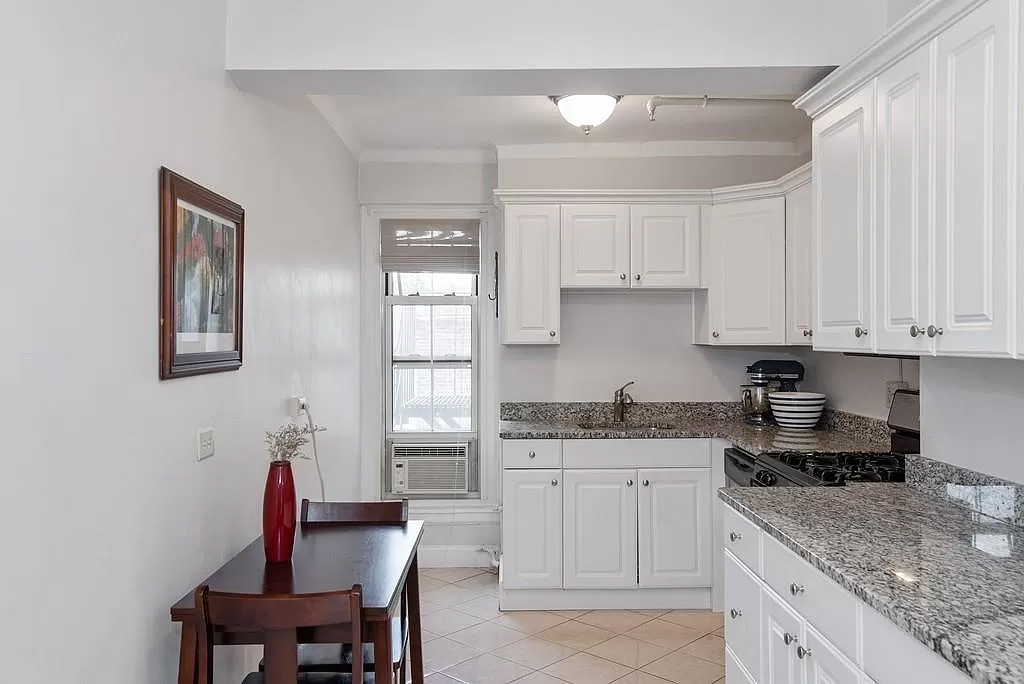 1 bed, 1 bath apartment for rent at 1450 Beacon Unit 703, Coolidge Corner — photo 5 of 12