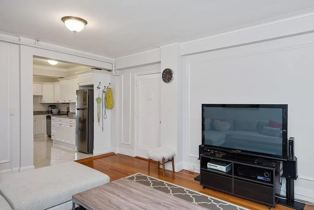 1 bed, 1 bath apartment for rent at 1450 Beacon Unit 703, Coolidge Corner — photo 9 of 12