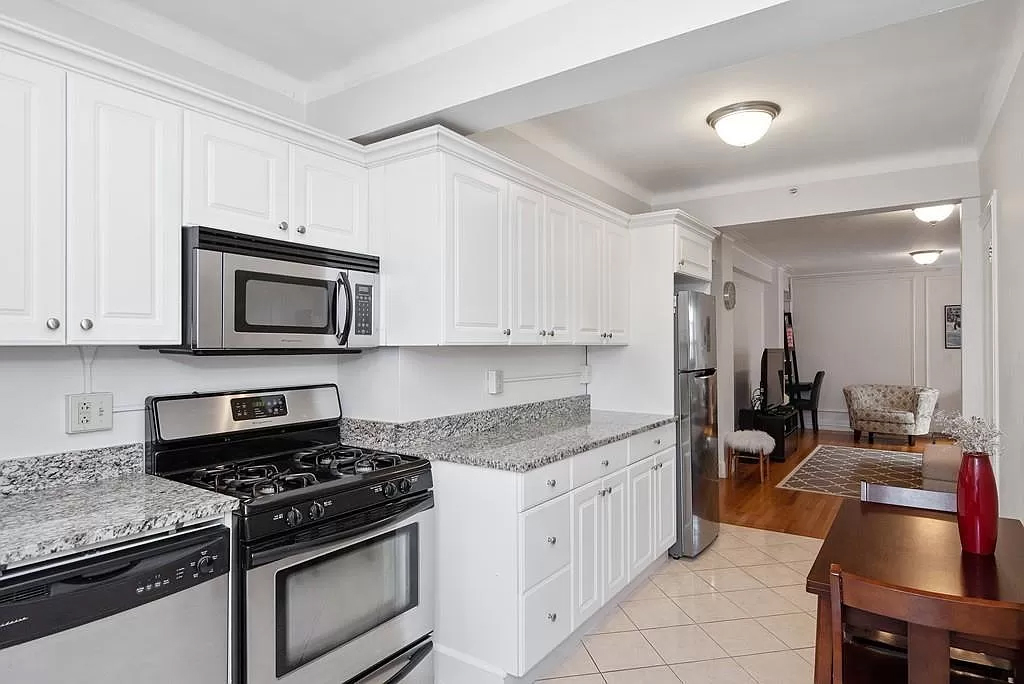 1 bed, 1 bath apartment for rent at 1450 Beacon Unit 703, Coolidge Corner — photo 11 of 12