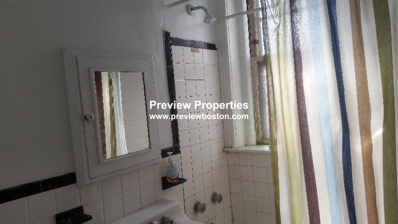 Studio bed, 1 bath apartment for rent at 1450 Commonwealth Ave Unit 16P, Brighton — photo 4 of 7