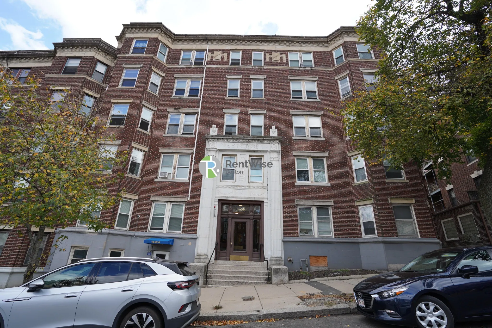 1 split bed, 1 bath apartment for rent at 1450 Commonwealth Ave Unit 24, Brighton — photo 1 of 13