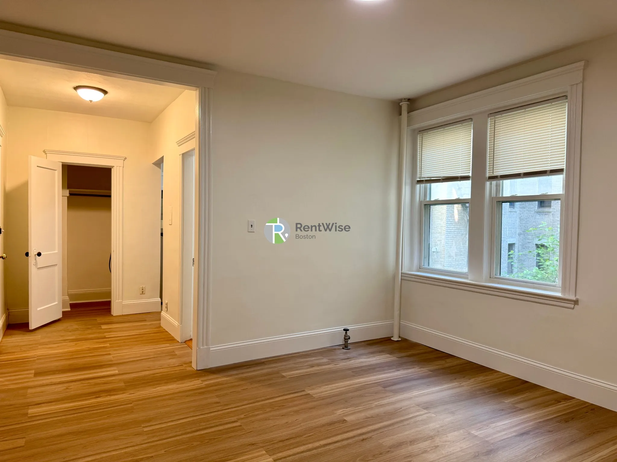 Studio bed, 1 bath apartment for rent at 1450 Commonwealth Ave Unit 5, Brighton — photo 4 of 17