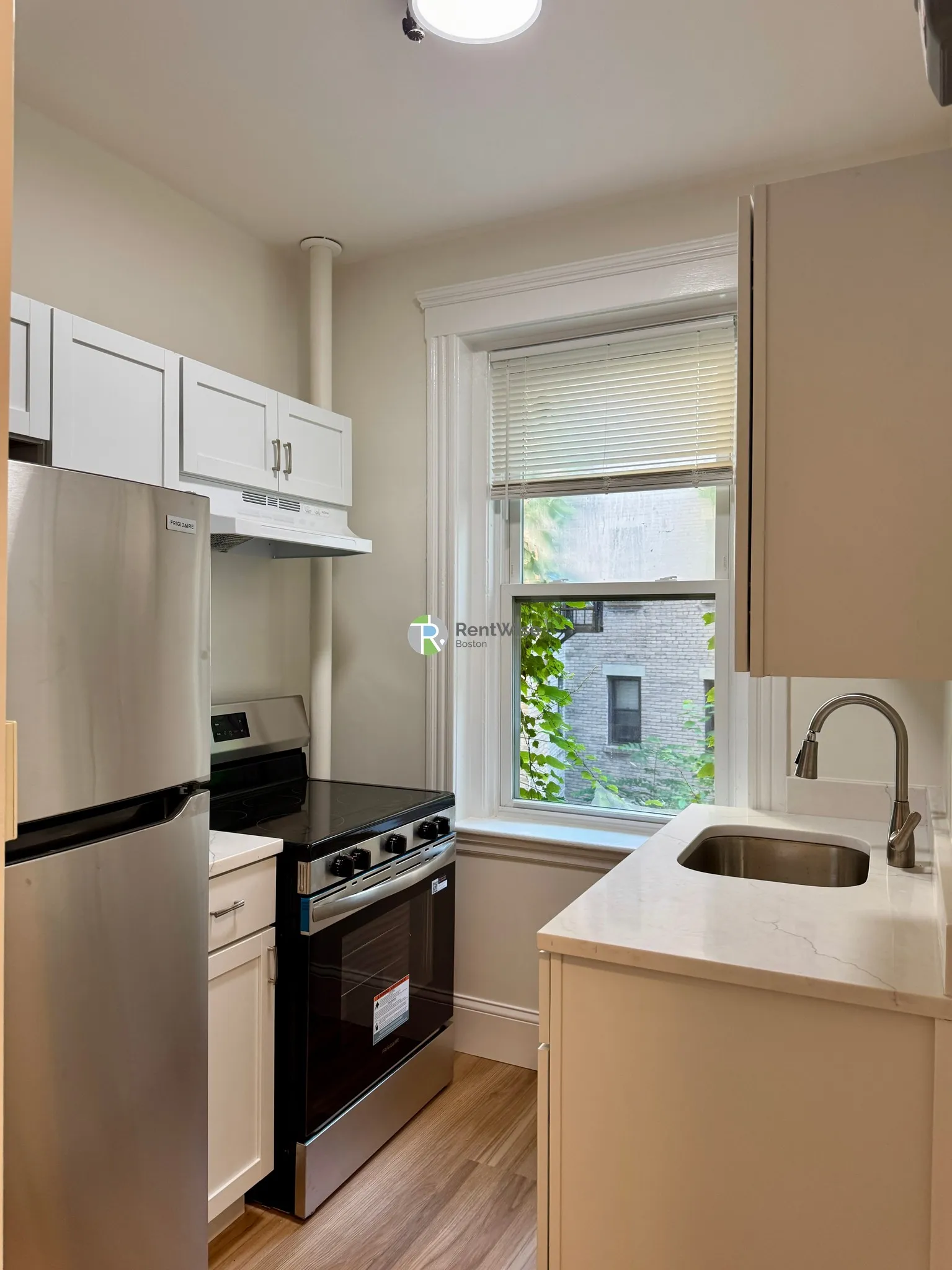 Studio bed, 1 bath apartment for rent at 1450 Commonwealth Ave Unit 5, Brighton — photo 11 of 17