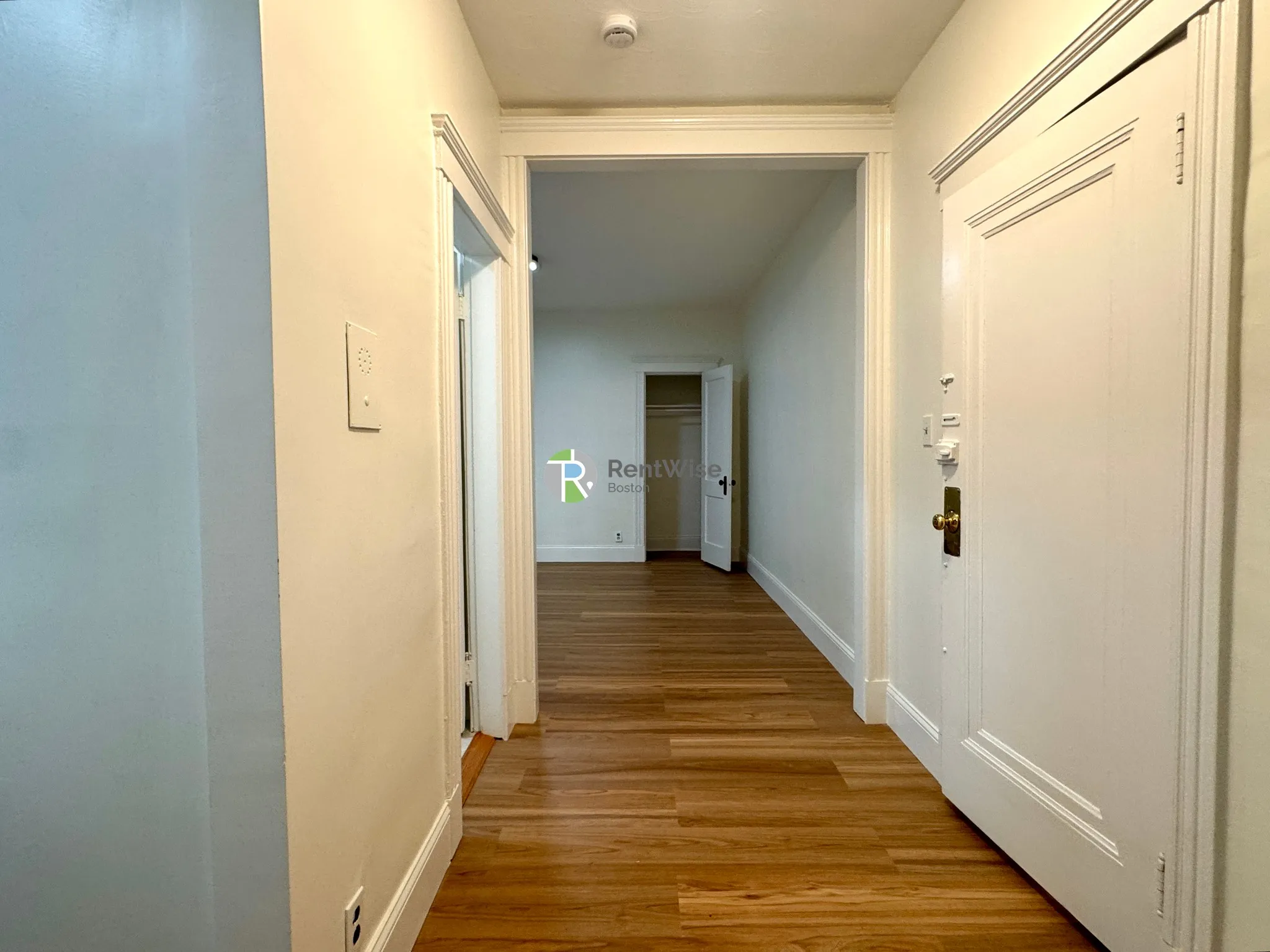Studio bed, 1 bath apartment for rent at 1450 Commonwealth Ave Unit 5, Brighton — photo 9 of 17