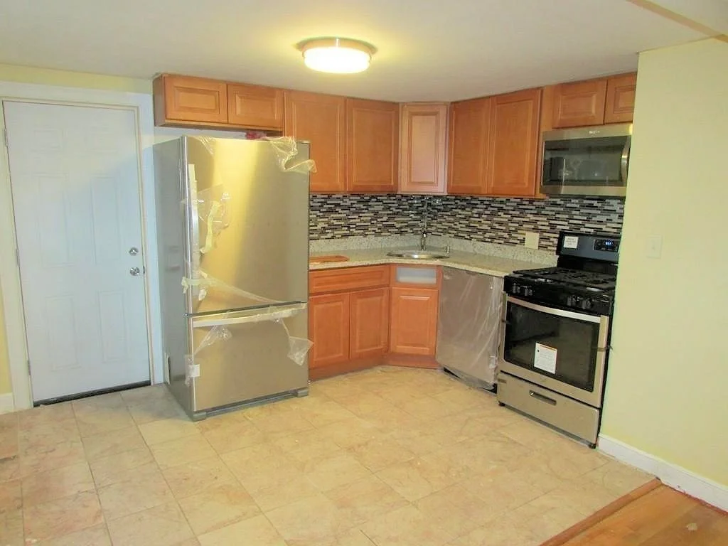 3 bed, 1 bath apartment for rent at 1450 Washington St Unit 1450, Braintree — photo 10 of 14