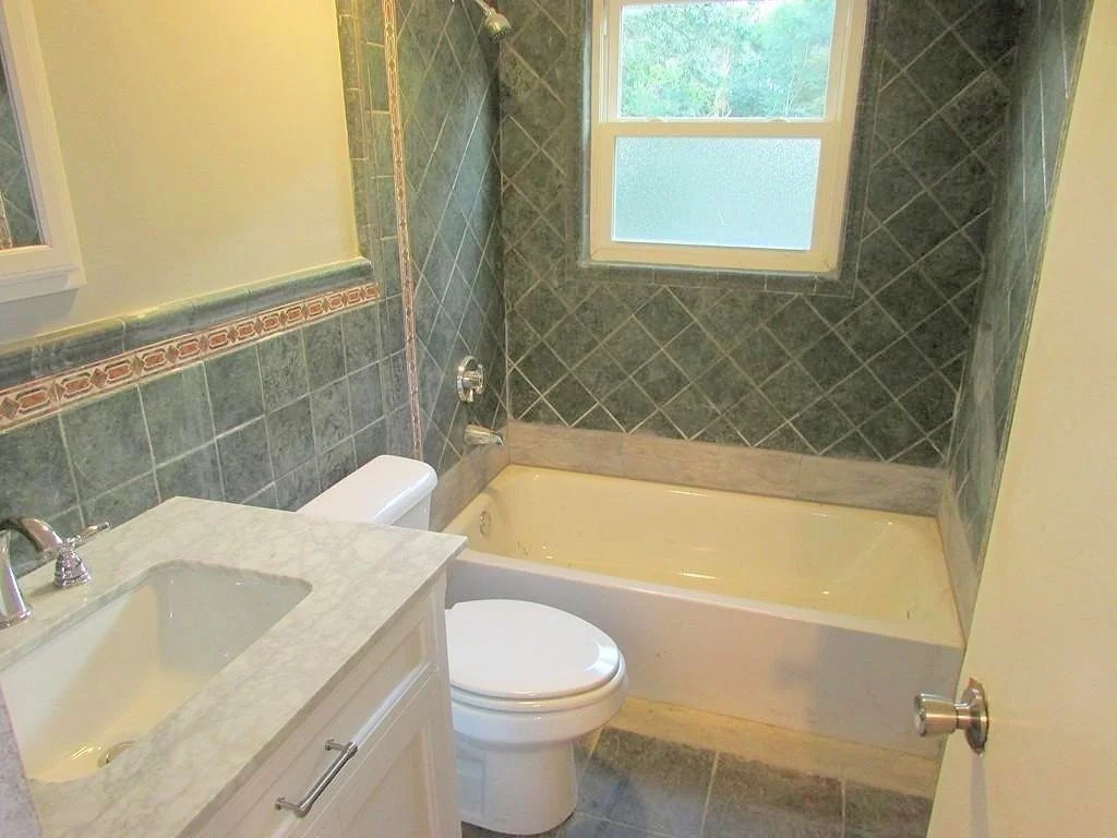 3 bed, 1 bath apartment for rent at 1450 Washington St Unit 1450, Braintree — photo 3 of 14