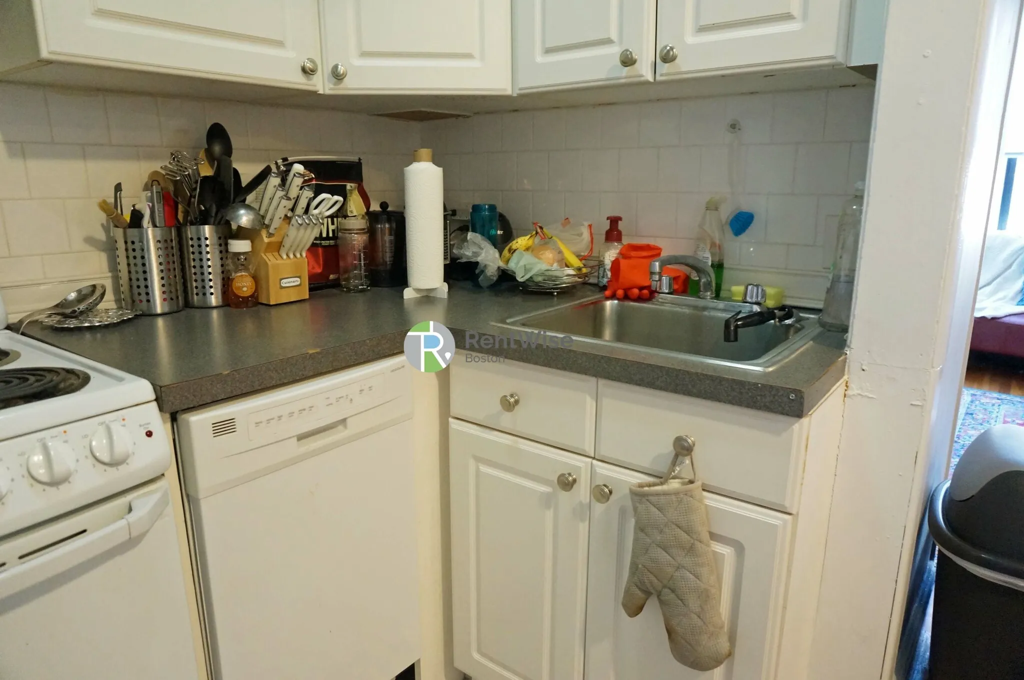 2 bed, 1 bath apartment for rent at 1455 Beacon St Unit 41, Griggs Park — photo 6 of 17