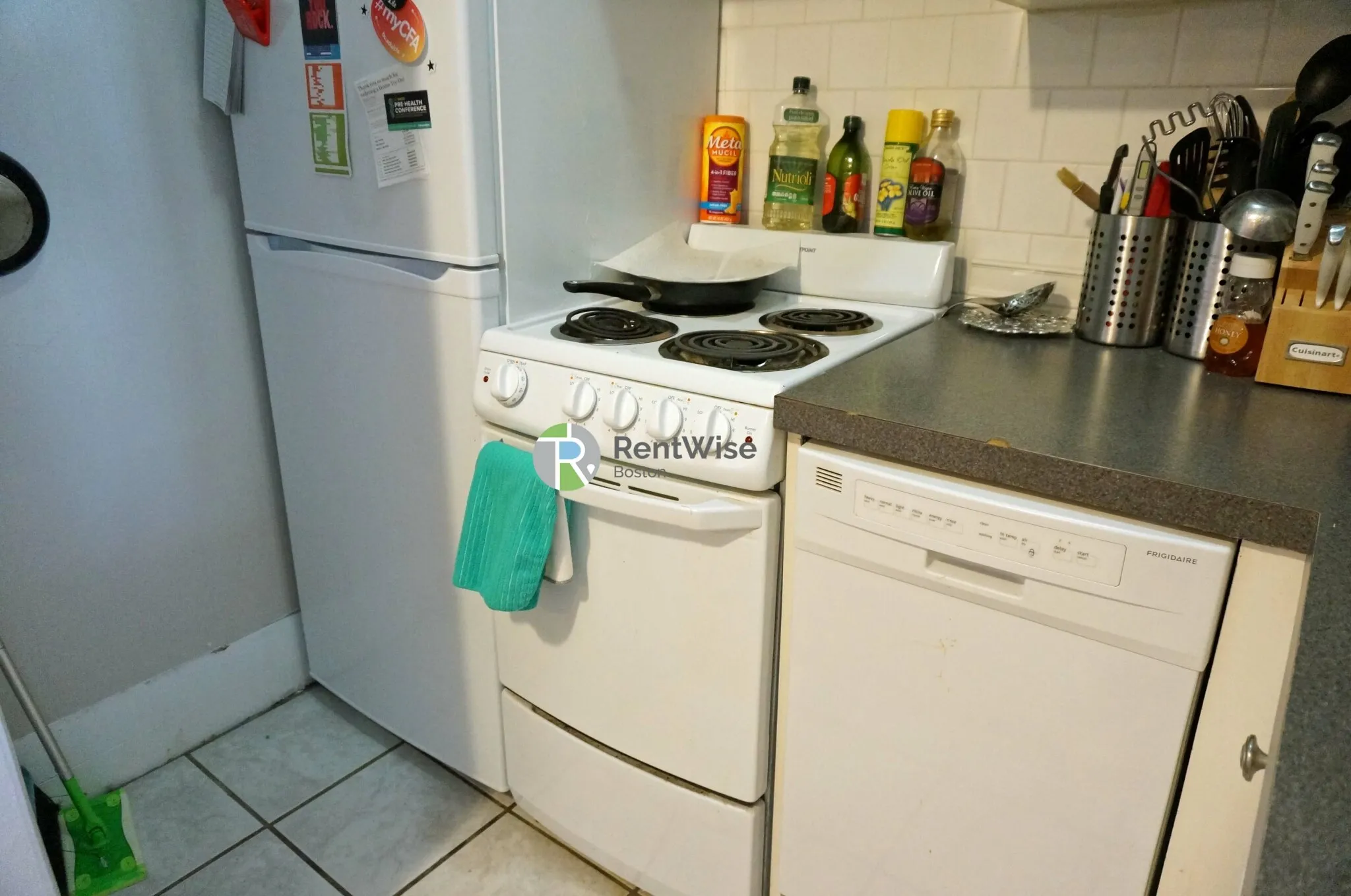 2 bed, 1 bath apartment for rent at 1455 Beacon St Unit 41, Griggs Park — photo 5 of 17