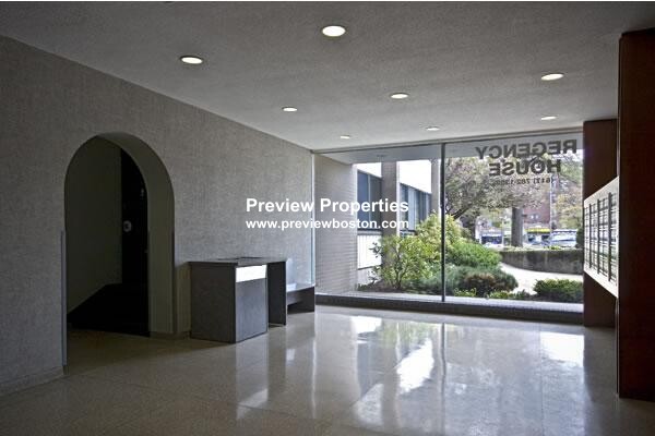 Studio bed, 1 bath apartment for rent at 1455 Commonwealth Ave Unit 402P, Brighton — photo 1 of 8
