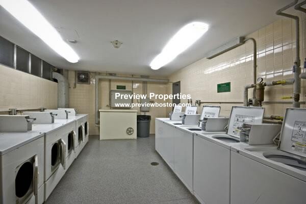 Studio bed, 1 bath apartment for rent at 1455 Commonwealth Ave Unit 402P, Brighton — photo 4 of 8