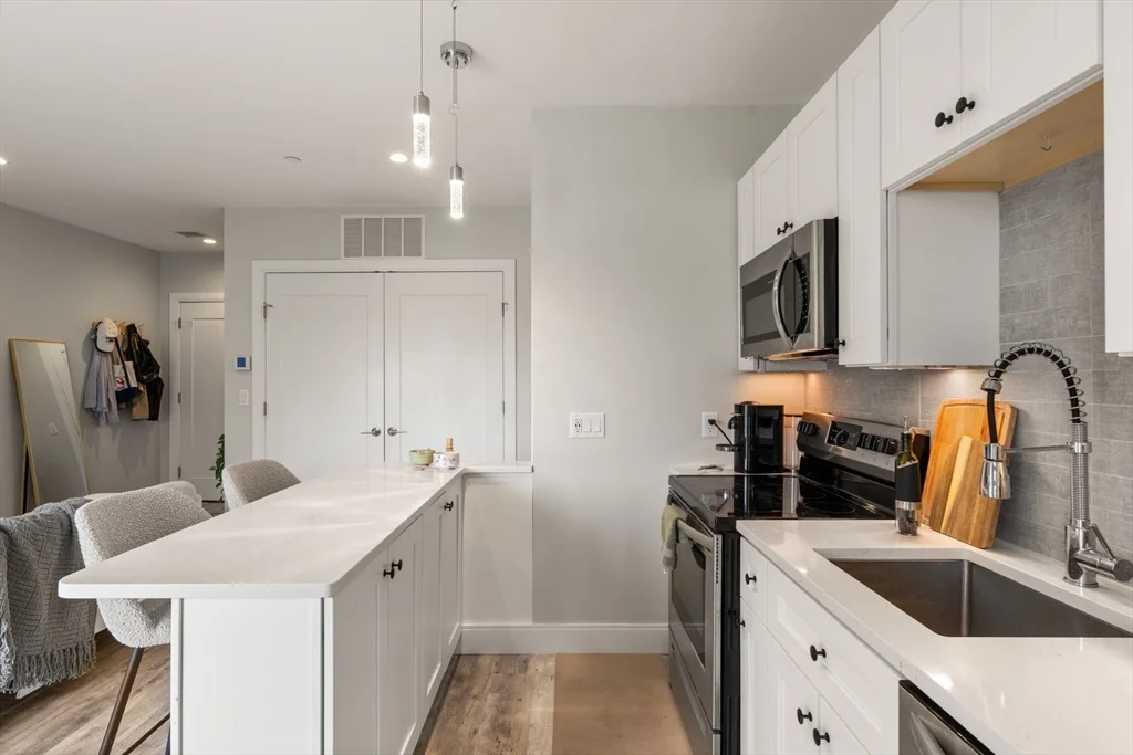 1 bed, 1 bath apartment for rent at 1457 Tremont St Unit 408, Mission Hill — photo 3 of 22