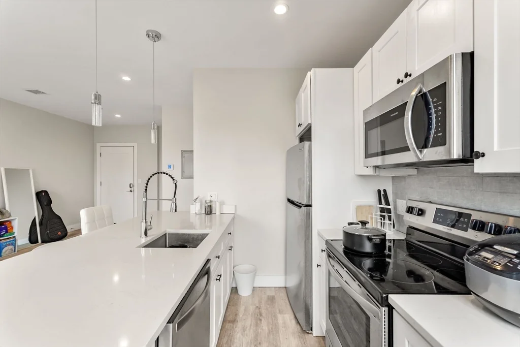 1 bed, 1 bath apartment for rent at 1457 Tremont St Unit 502, Mission Hill — photo 3 of 23