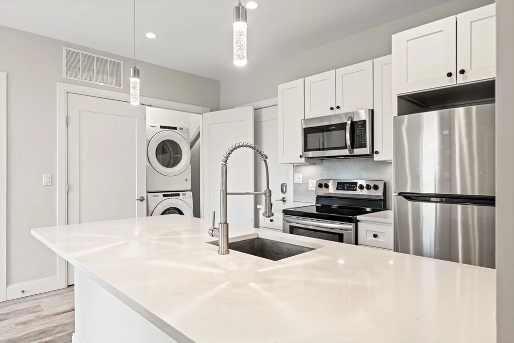 1 bed, 1 bath apartment for rent at 1457 Tremont St Unit 503, Mission Hill — photo 3 of 23