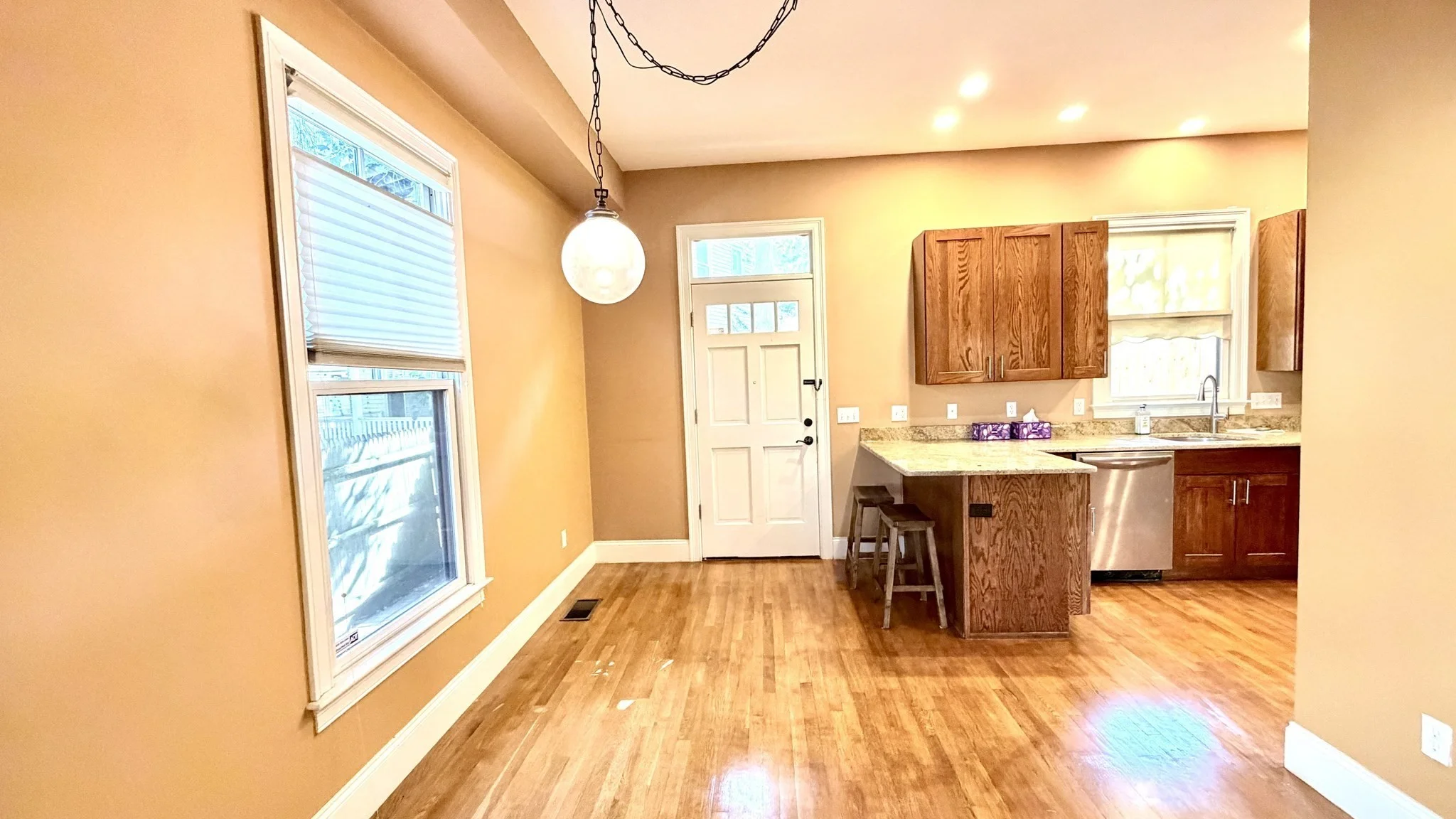 4 bed, 3 bath apartment for rent at 1458 Cambridge St Unit 1458, Cambridge — photo 4 of 28