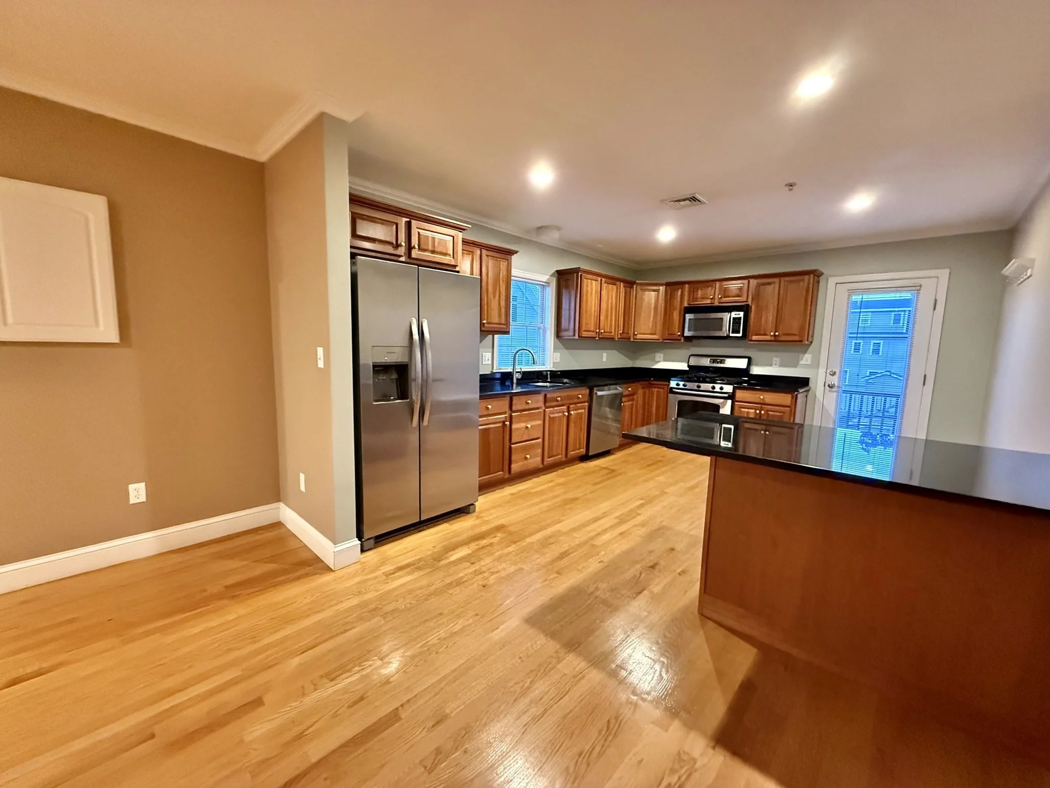 2 bed, 1 bath apartment for rent at 146 Adams St Unit 2, Waltham — photo 4 of 28