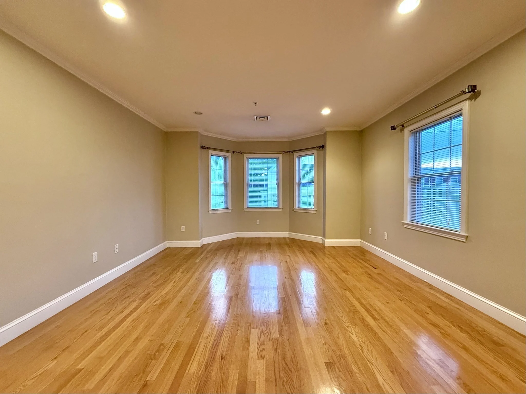2 bed, 1 bath apartment for rent at 146 Adams St Unit 2, Waltham — photo 15 of 28