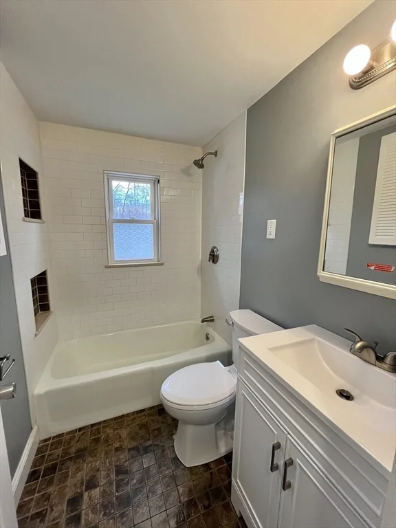 3 bed, 2 bath apartment for rent at 146 Allen Rd Unit 1, North Easton — photo 5 of 12