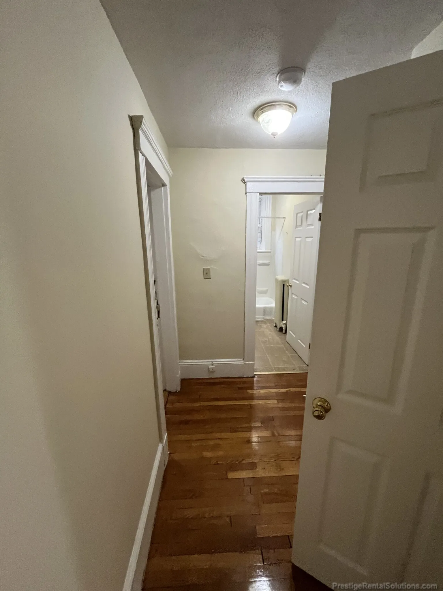 4 bed, 2 bath apartment for rent at 146 Chiswick Rd Unit 1, Brighton — photo 8 of 29