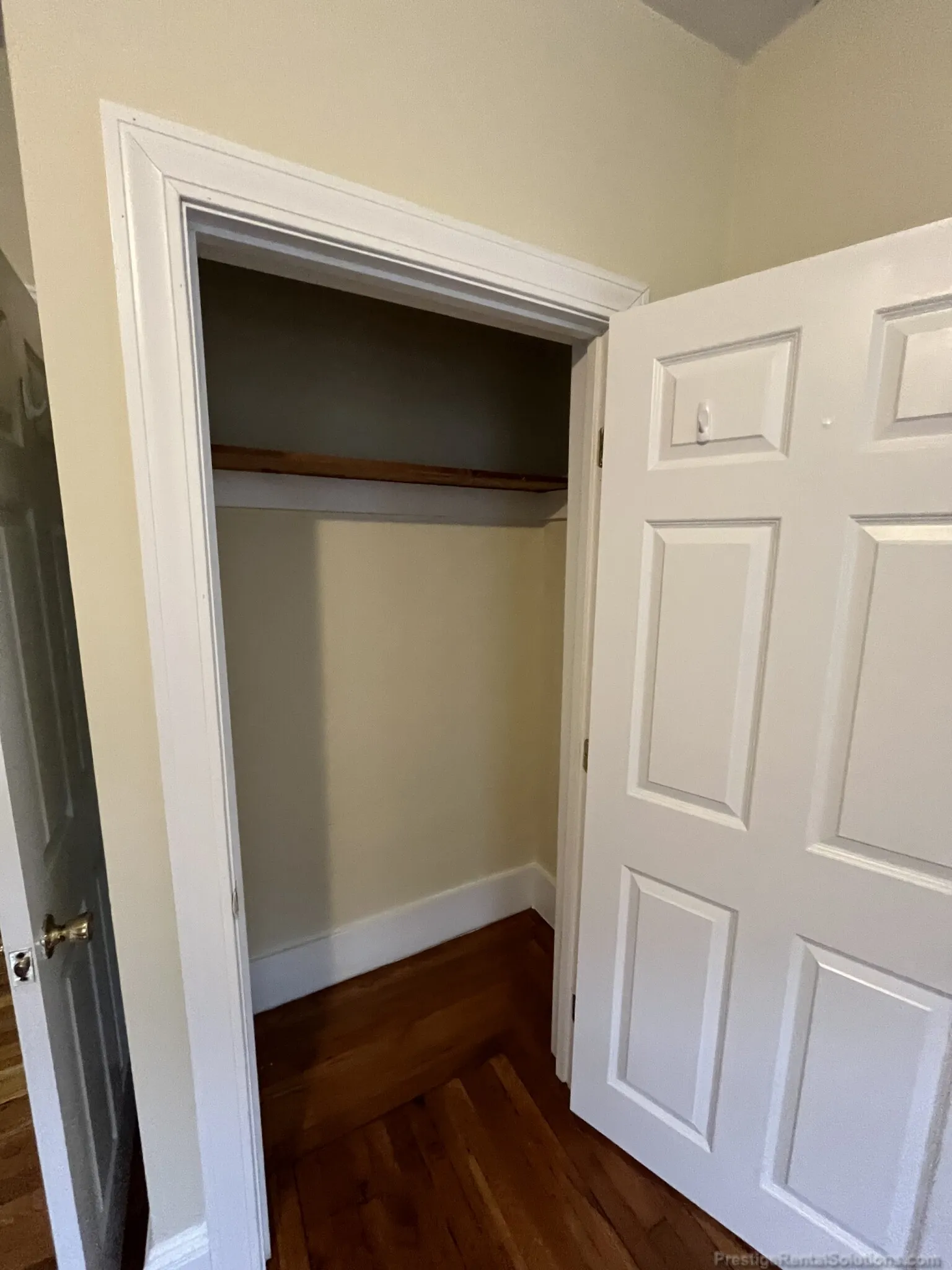 4 bed, 2 bath apartment for rent at 146 Chiswick Rd Unit 1, Brighton — photo 6 of 29