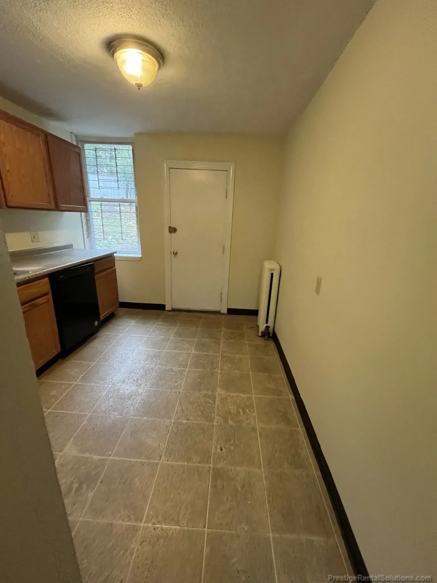 4 bed, 2 bath apartment for rent at 146 Chiswick Rd Unit 1, Brighton — photo 27 of 29