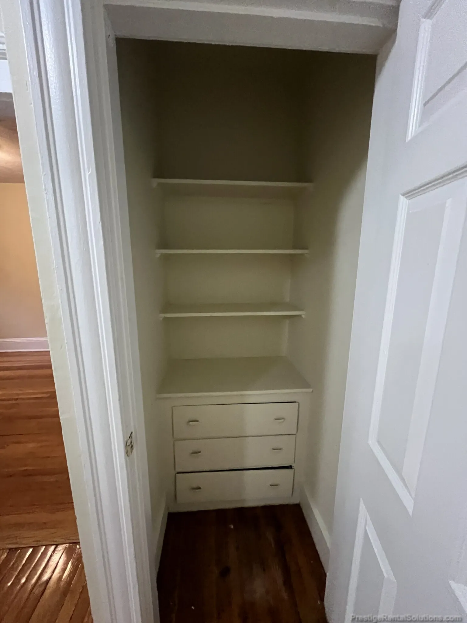 4 bed, 2 bath apartment for rent at 146 Chiswick Rd Unit 1, Brighton — photo 9 of 29
