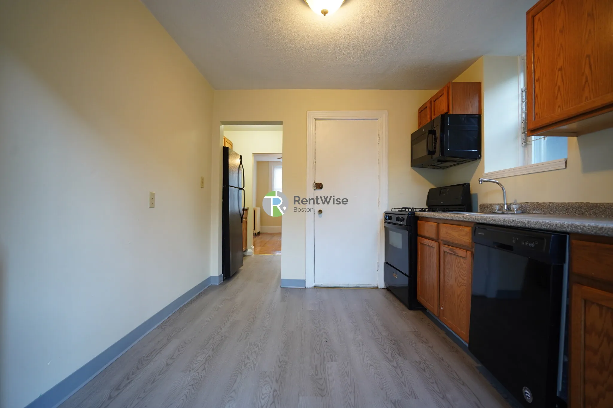 4 bed, 2 bath apartment for rent at 146 Chiswick Rd Unit 1461, Brighton — photo 7 of 25