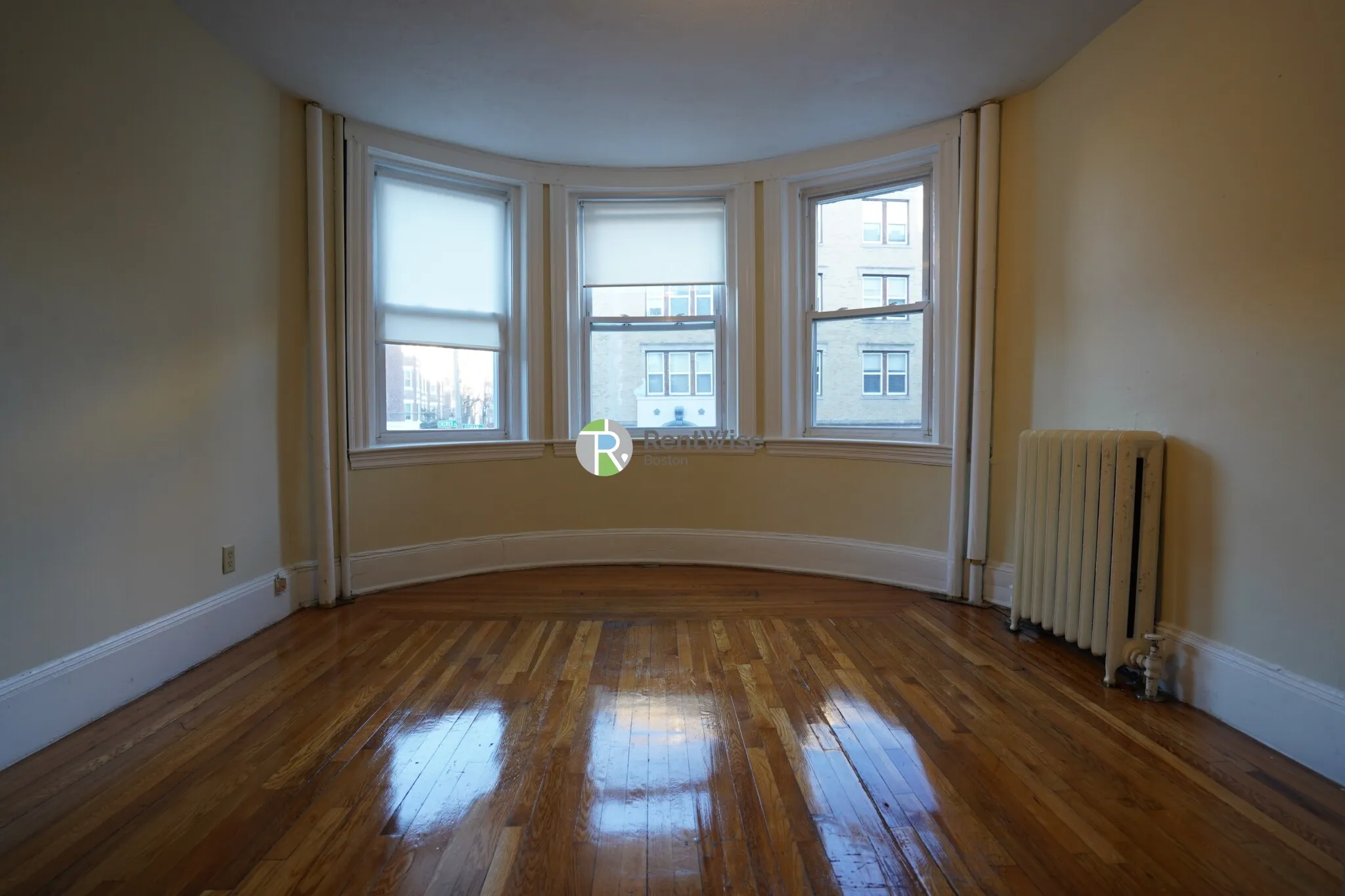 4 bed, 2 bath apartment for rent at 146 Chiswick Rd Unit 1461, Brighton — photo 9 of 25