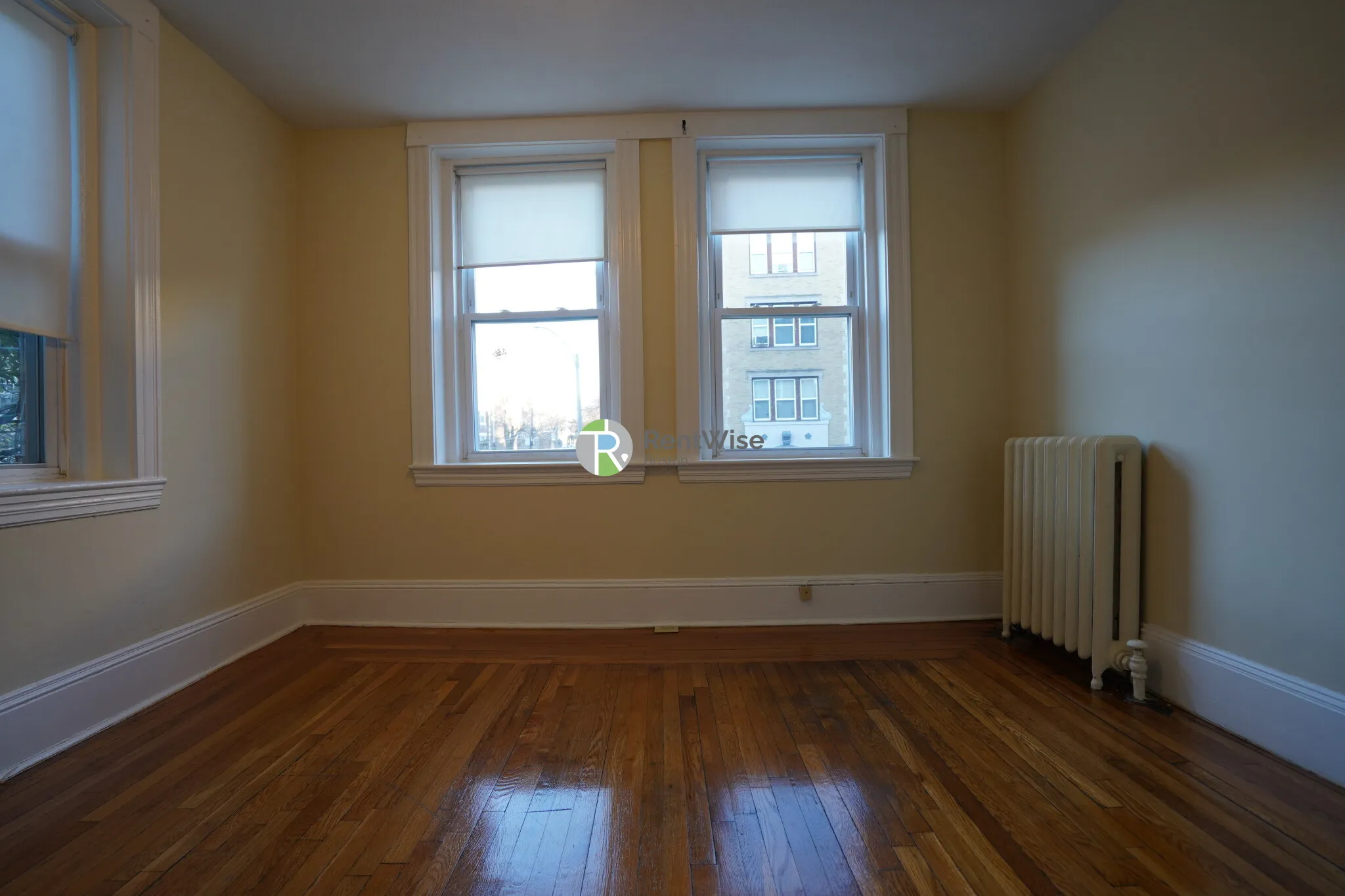 4 bed, 2 bath apartment for rent at 146 Chiswick Rd Unit 1461, Brighton — photo 12 of 25