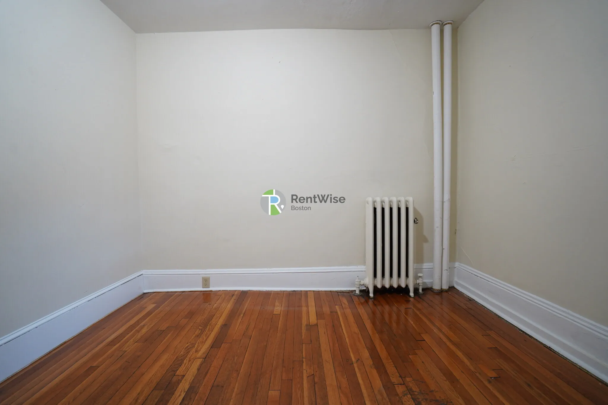 4 bed, 2 bath apartment for rent at 146 Chiswick Rd Unit 1461, Brighton — photo 16 of 25