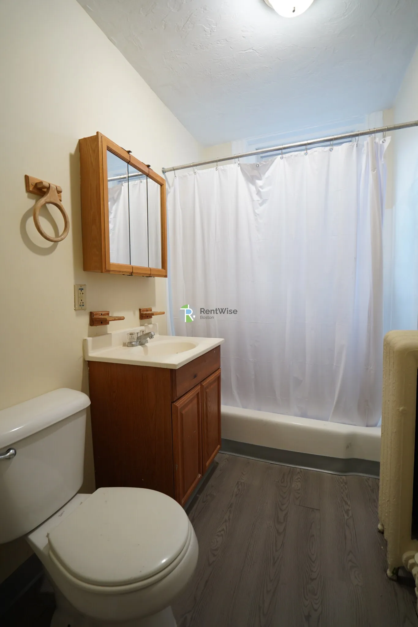 4 bed, 2 bath apartment for rent at 146 Chiswick Rd Unit 1461, Brighton — photo 19 of 25
