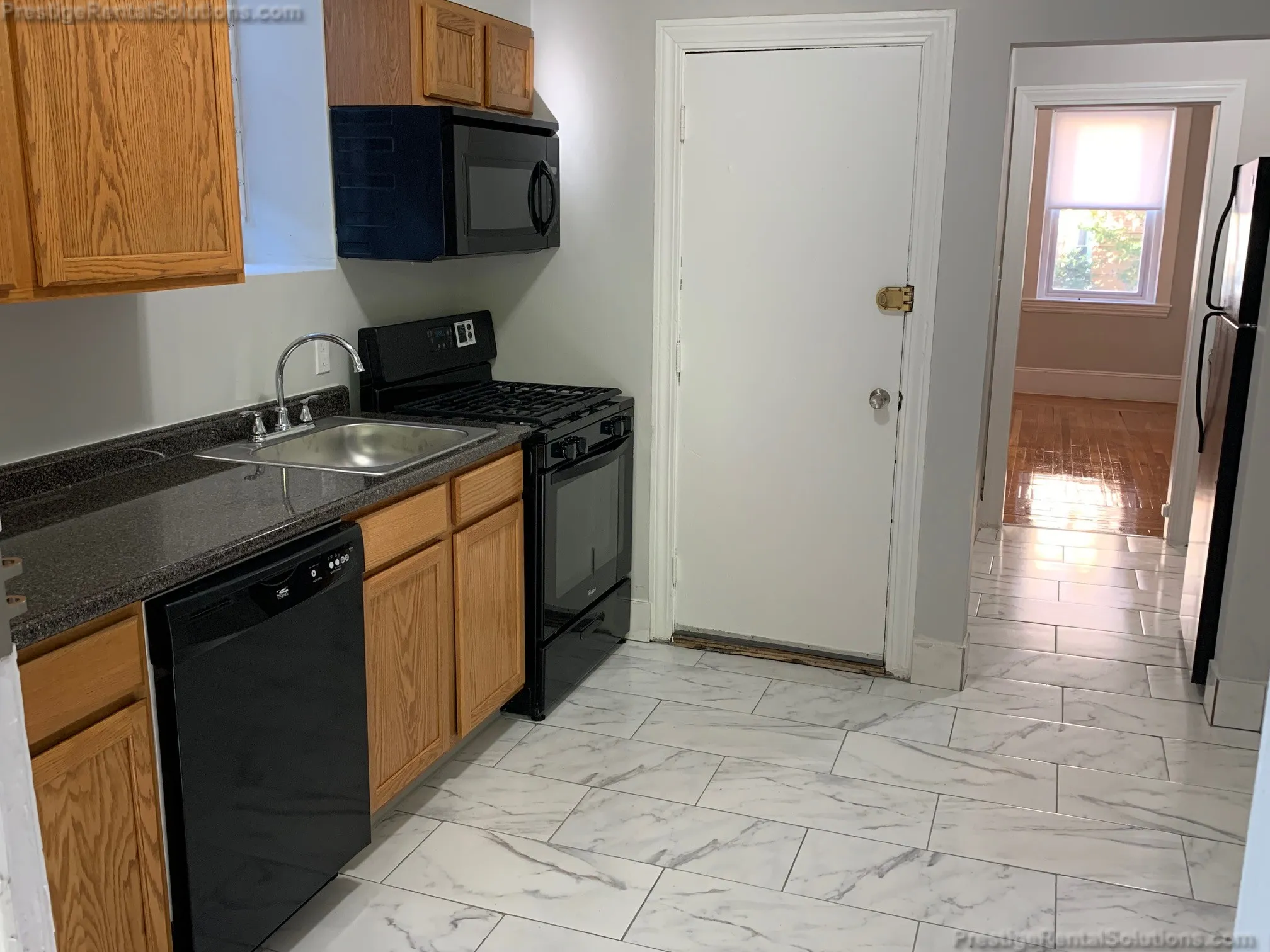 4 bed, 2 bath apartment for rent at 146 Chiswick Rd Unit 2, Brighton — photo 2 of 14