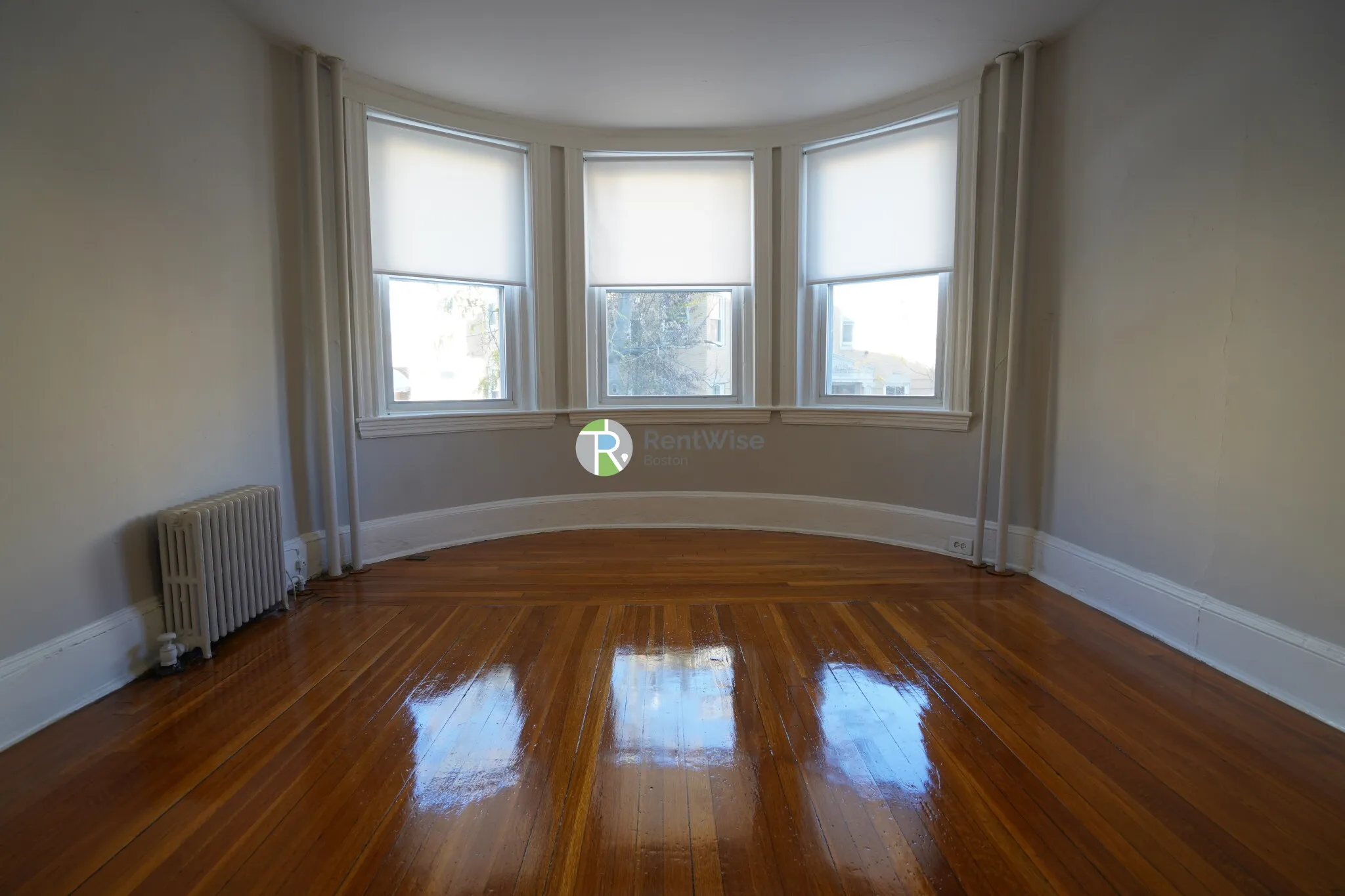4 bed, 2 bath apartment for rent at 146 Chiswick Rd Unit 3, Brighton — photo 9 of 17