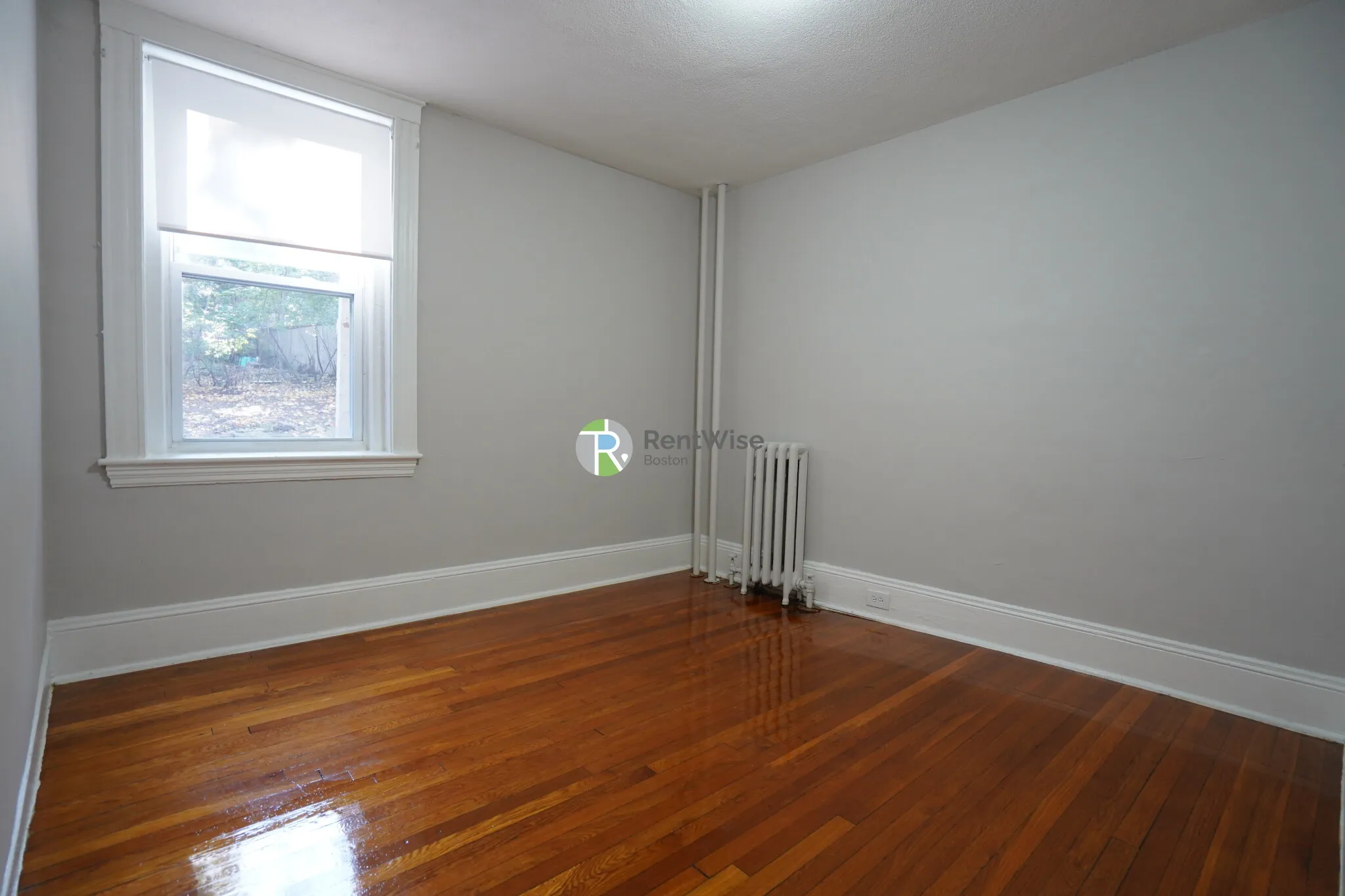 4 bed, 2 bath apartment for rent at 146 Chiswick Rd Unit 3, Brighton — photo 14 of 17