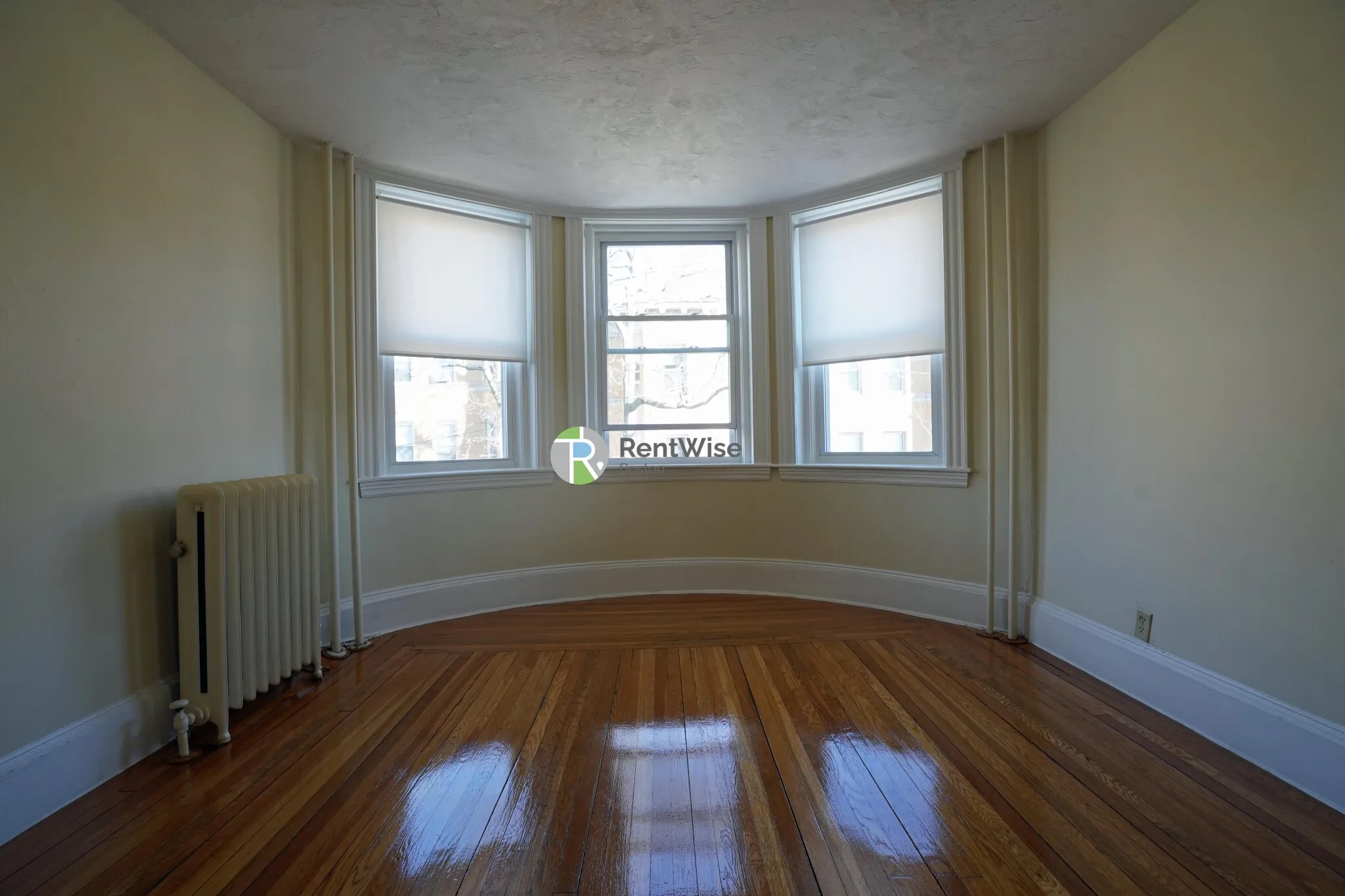 4 bed, 2 bath apartment for rent at 146 Chiswick Rd Unit 4, Brighton — photo 7 of 23