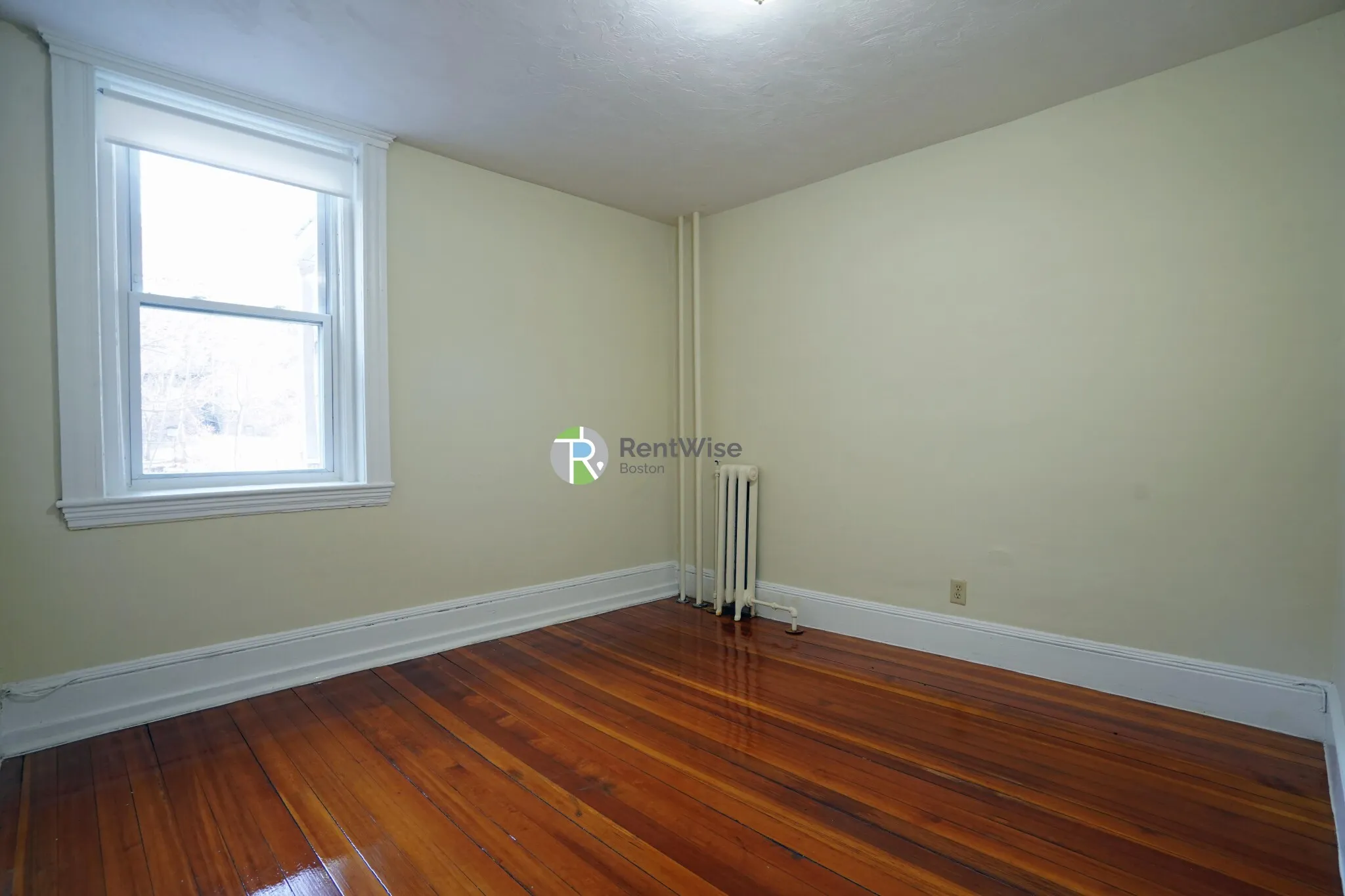 4 bed, 2 bath apartment for rent at 146 Chiswick Rd Unit 4, Brighton — photo 20 of 23
