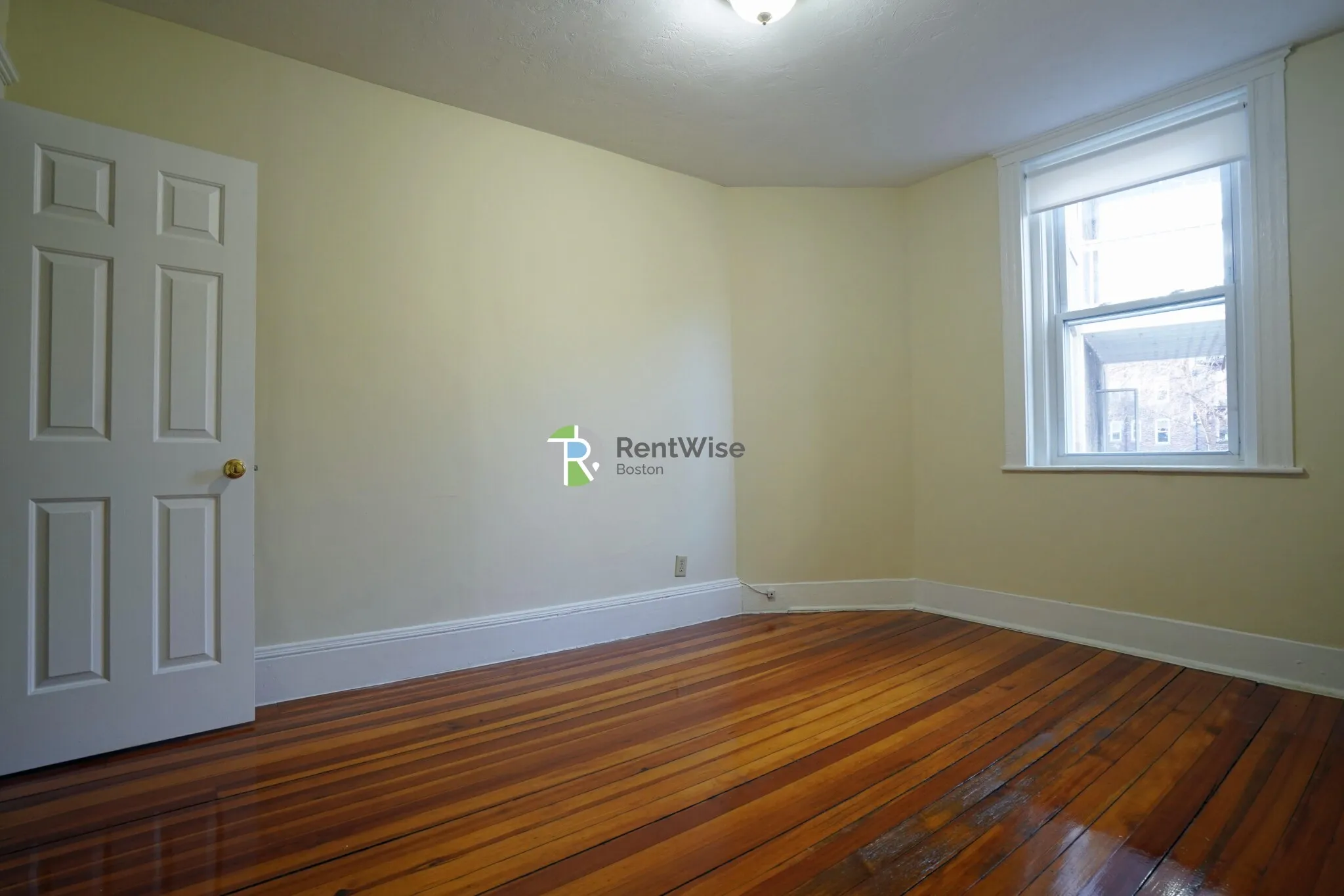 4 bed, 2 bath apartment for rent at 146 Chiswick Rd Unit 4, Brighton — photo 15 of 23