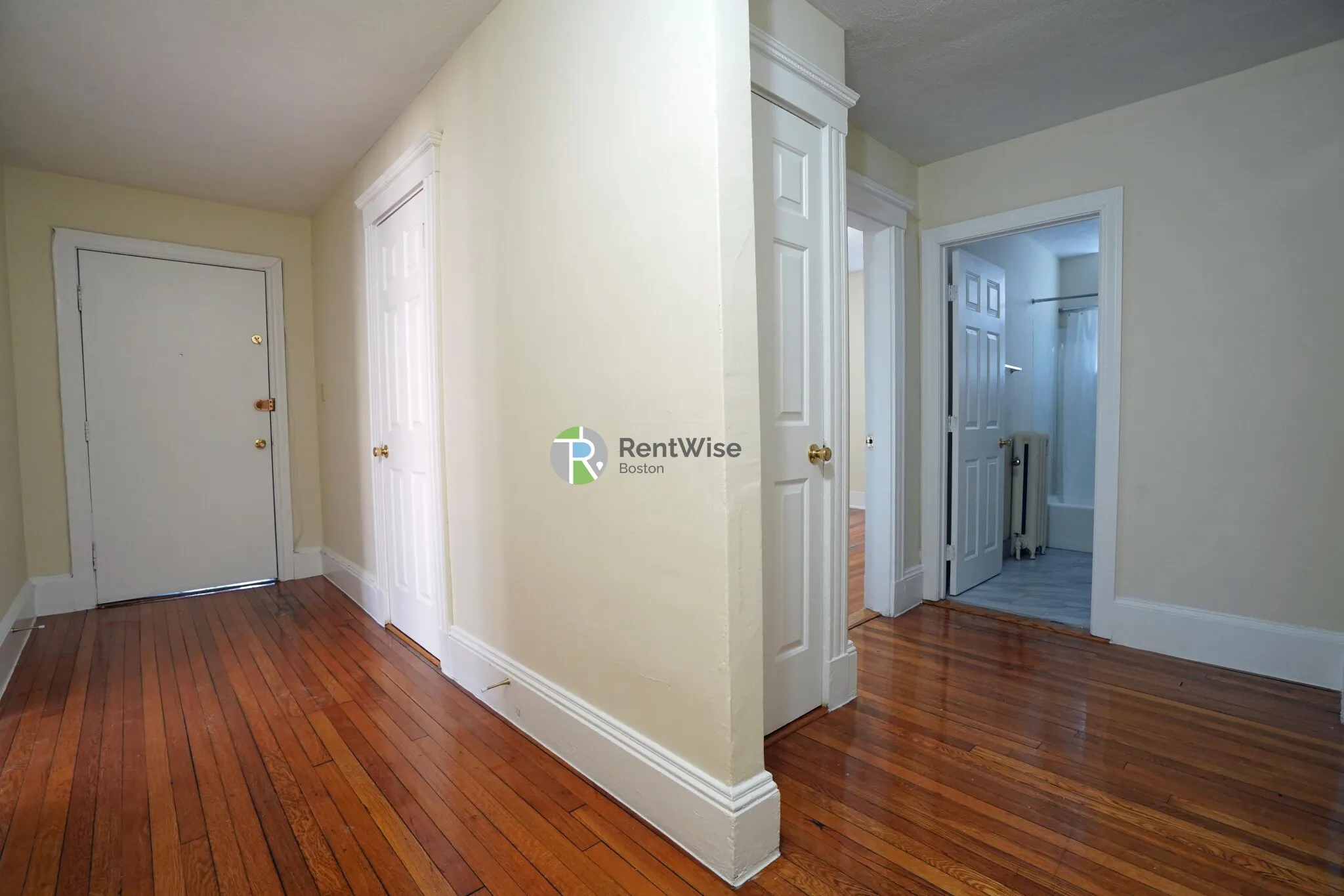 4 bed, 2 bath apartment for rent at 146 Chiswick Rd Unit 4, Brighton — photo 18 of 23