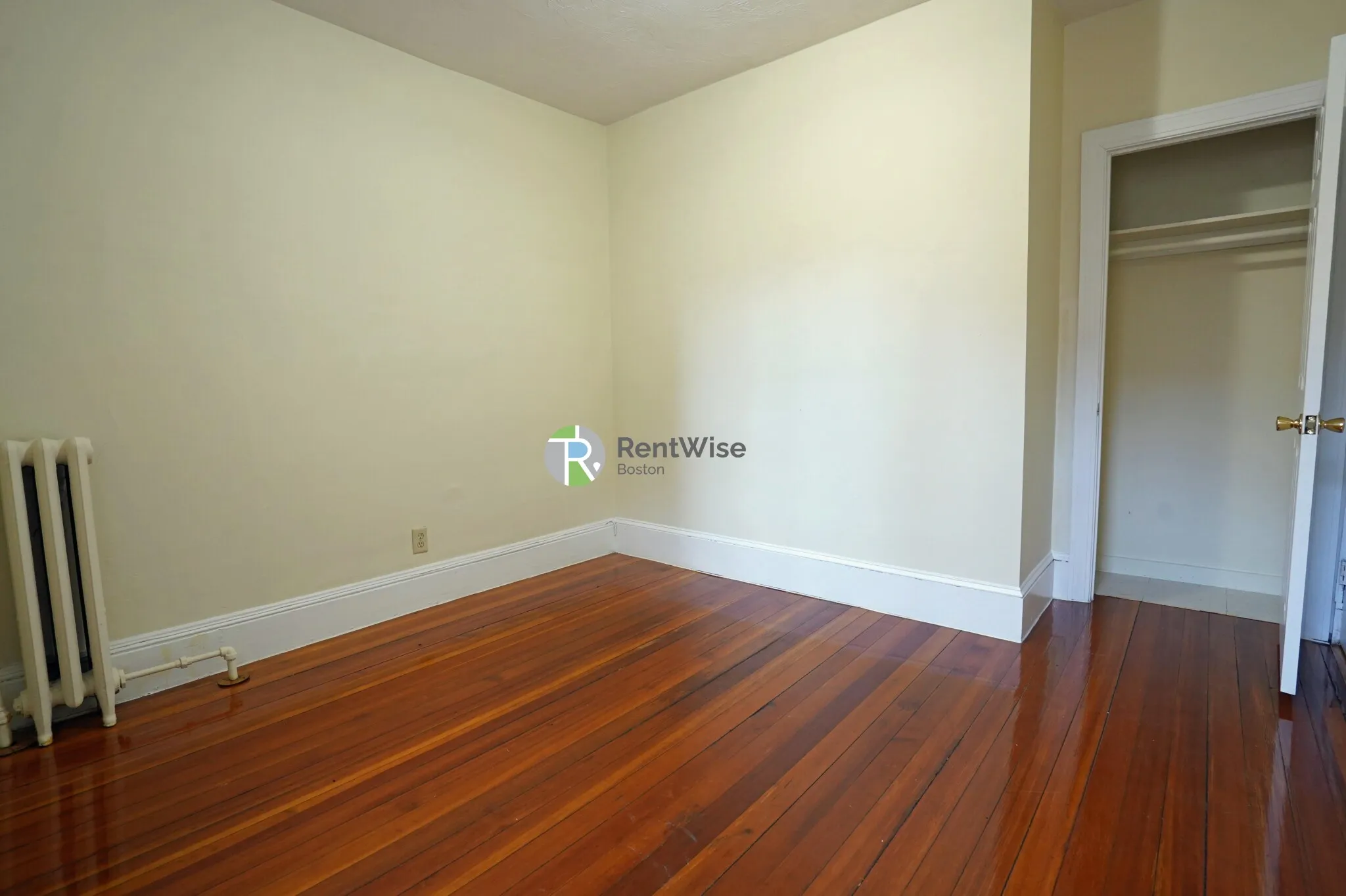 4 bed, 2 bath apartment for rent at 146 Chiswick Rd Unit 4, Brighton — photo 19 of 23