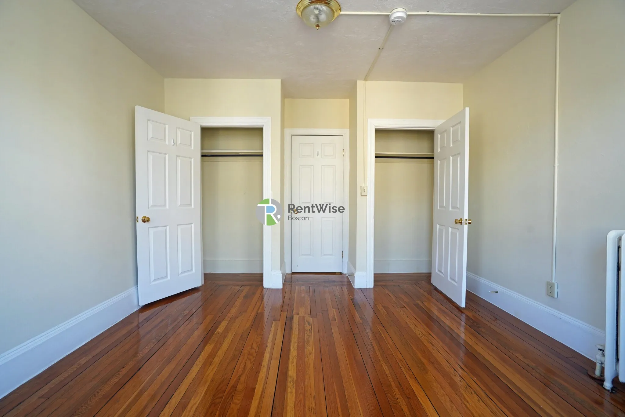 4 bed, 2 bath apartment for rent at 146 Chiswick Rd Unit 4, Brighton — photo 8 of 23