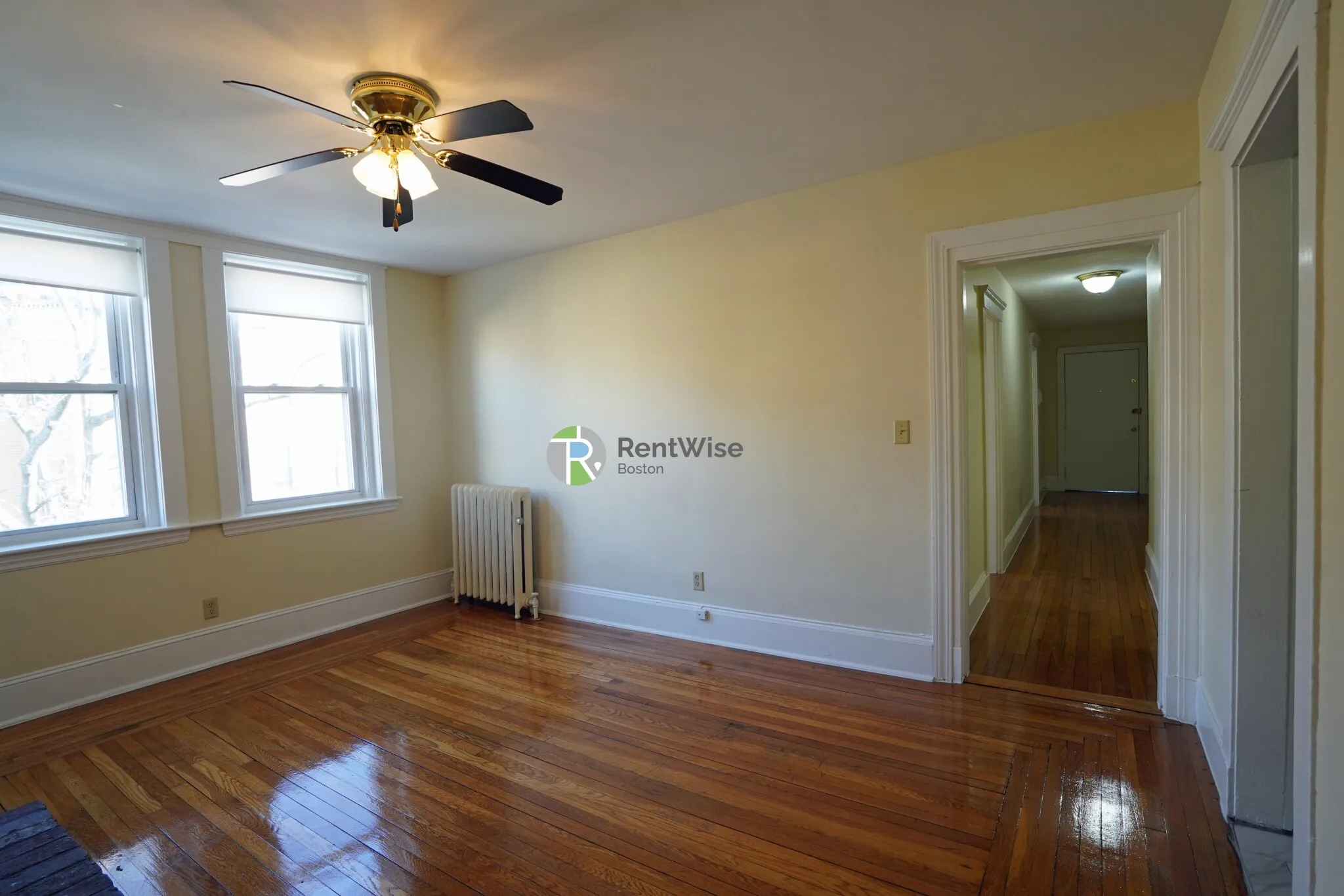 4 bed, 2 bath apartment for rent at 146 Chiswick Rd Unit 4, Brighton — photo 1 of 23