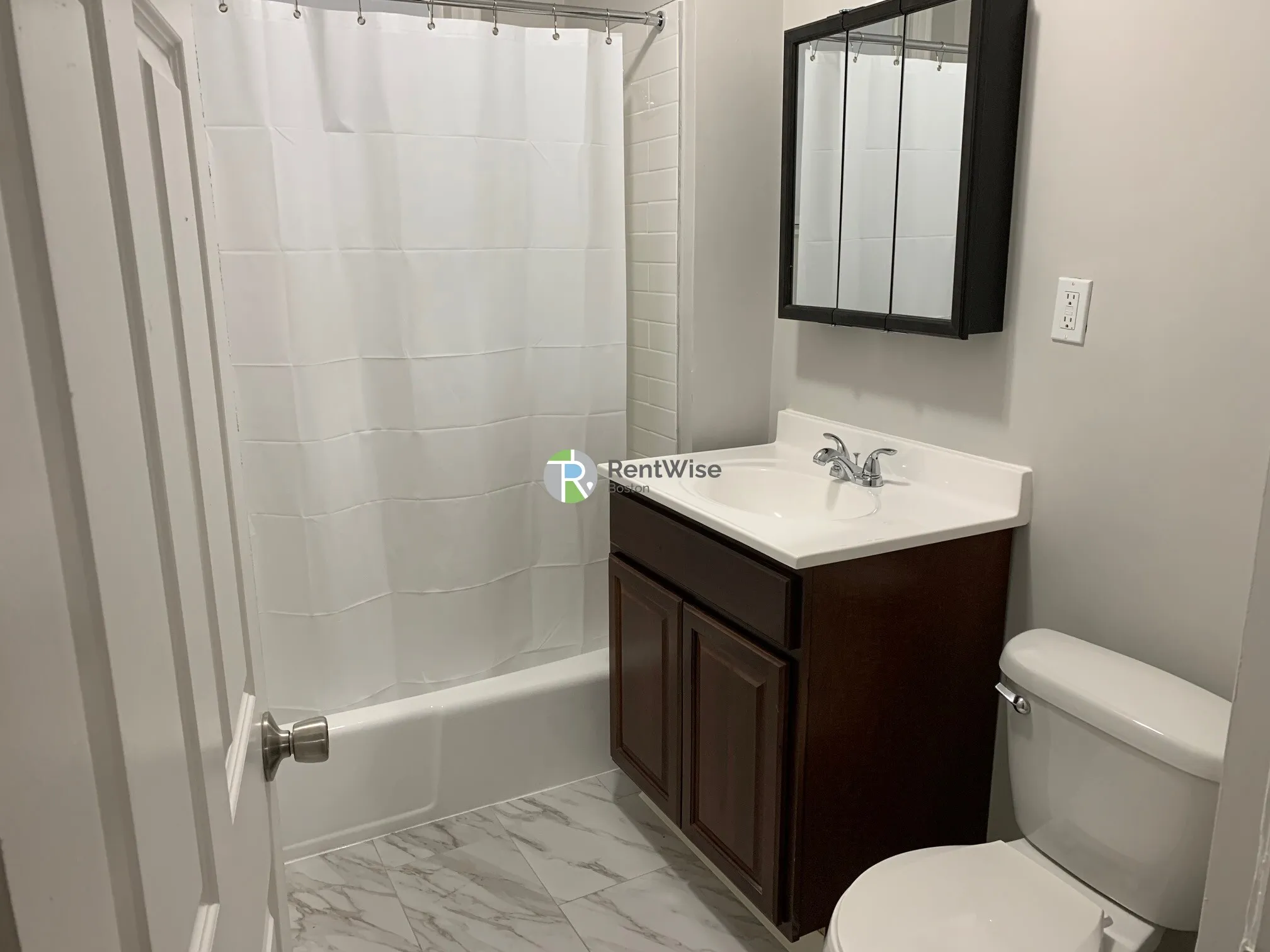 4 bed, 2 bath apartment for rent at 146 Chiswick Rd Unit 6, Brighton — photo 5 of 16