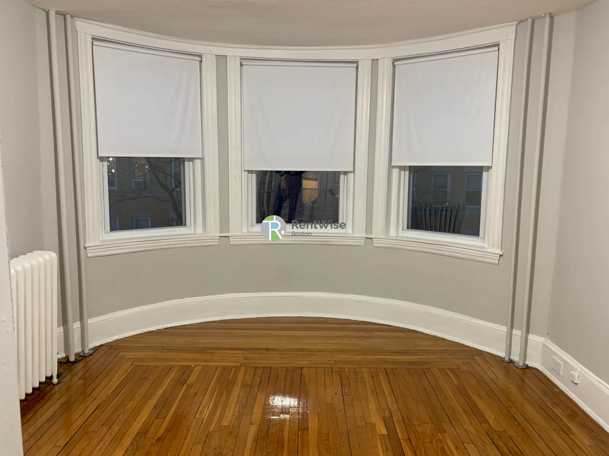 4 bed, 2 bath apartment for rent at 146 Chiswick Rd Unit 6, Brighton — photo 4 of 16