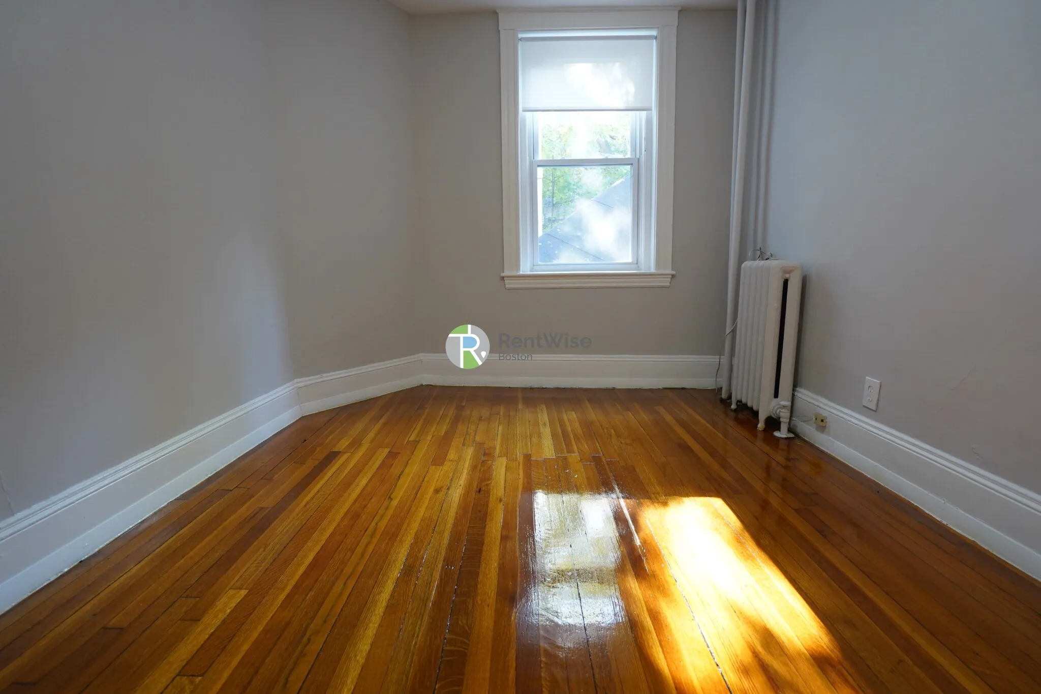 4 bed, 2 bath apartment for rent at 146 Chiswick Rd Unit 7, Brighton — photo 9 of 19