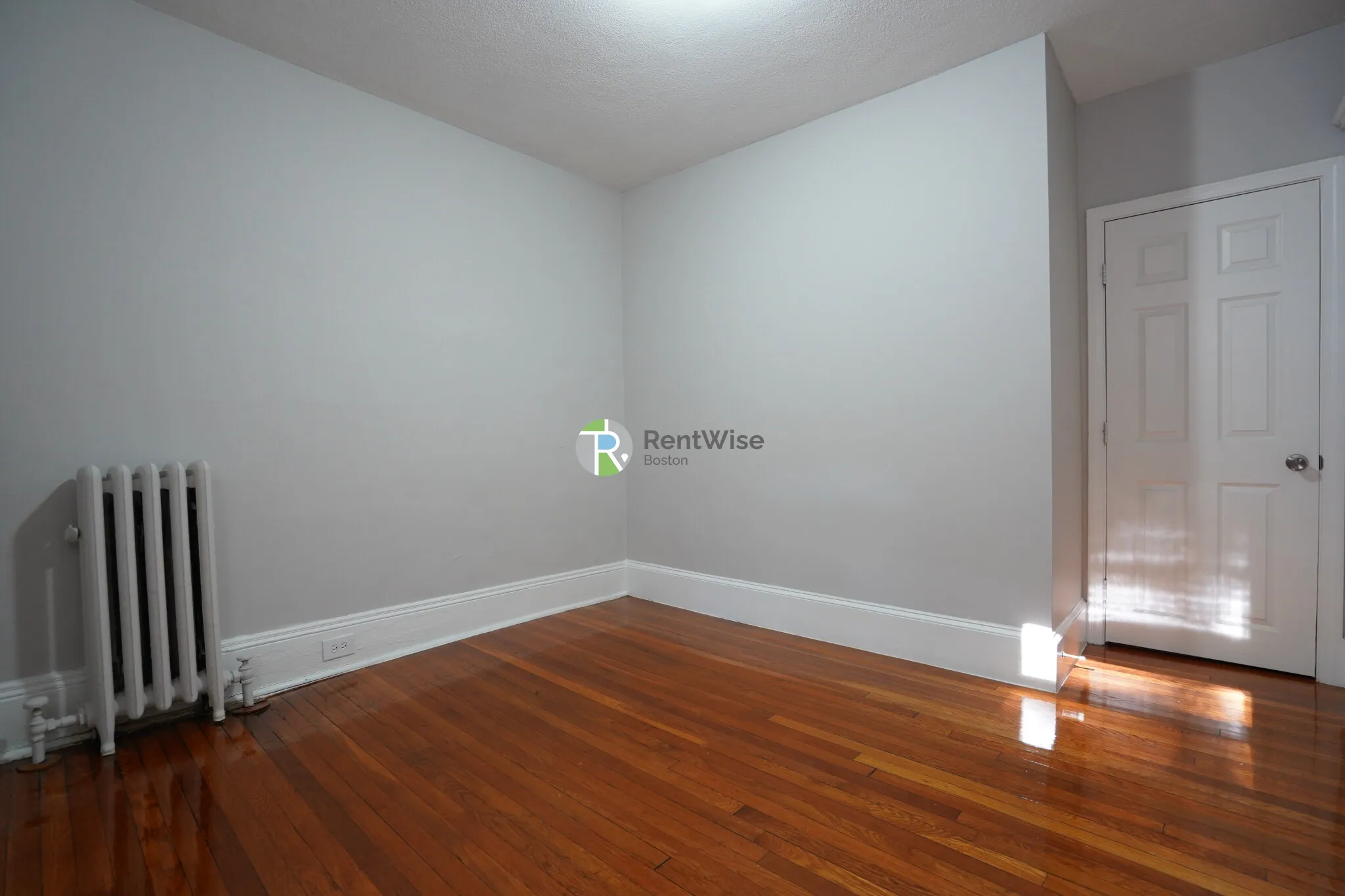 4 bed, 2 bath apartment for rent at 146 Chiswick Rd Unit 7, Brighton — photo 10 of 19
